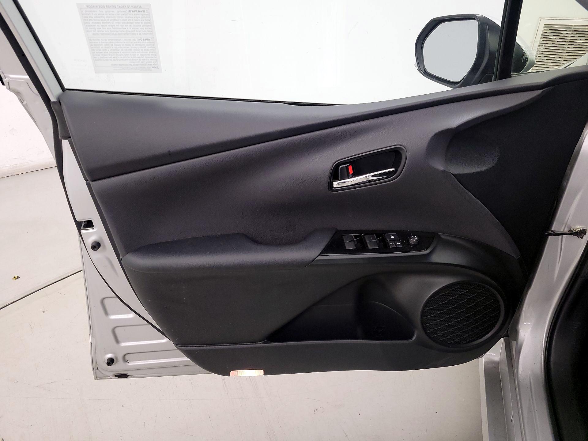 Thumbnail: 2022 Toyota Prius Prime - 12