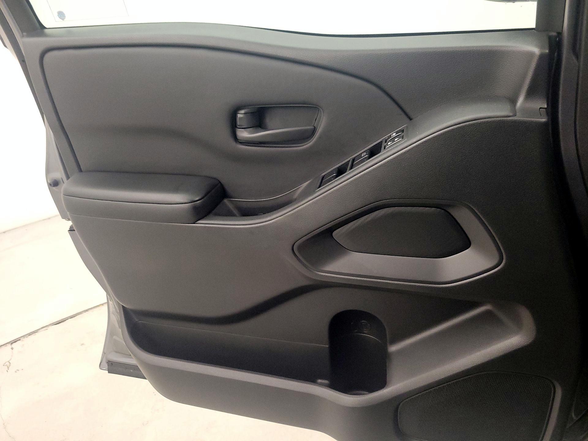 Thumbnail: 2025 Nissan Frontier - 12