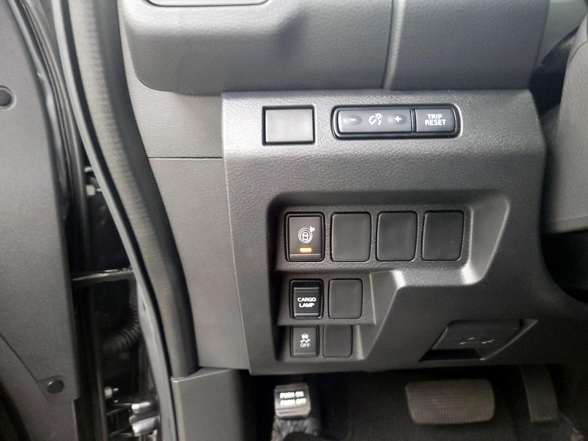 Thumbnail: 2025 Nissan Frontier - 13