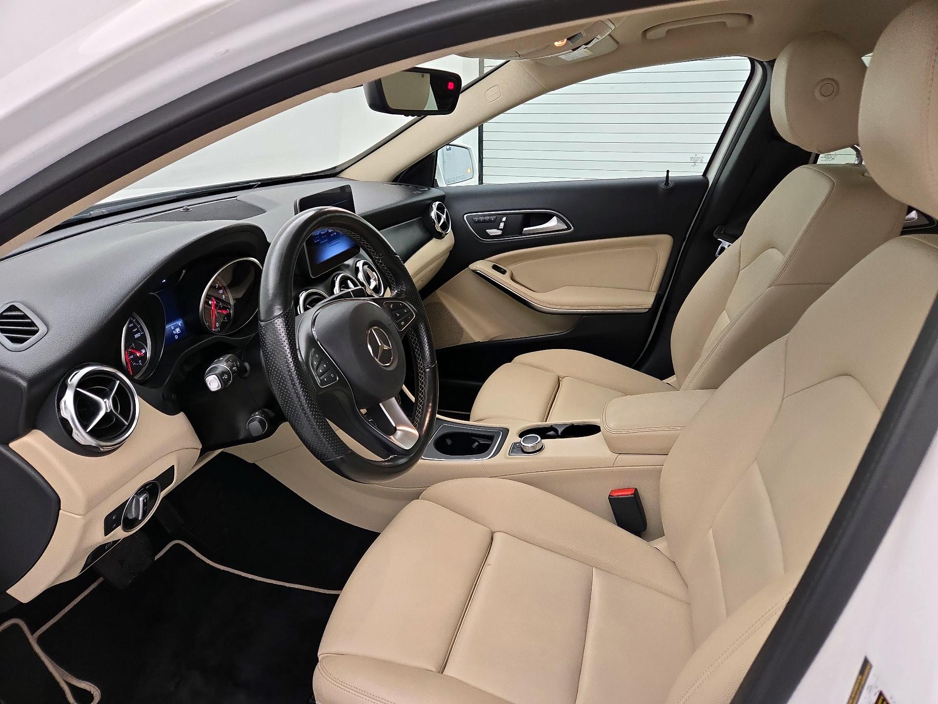 Thumbnail: 2019 Mercedes-Benz GLA - 11