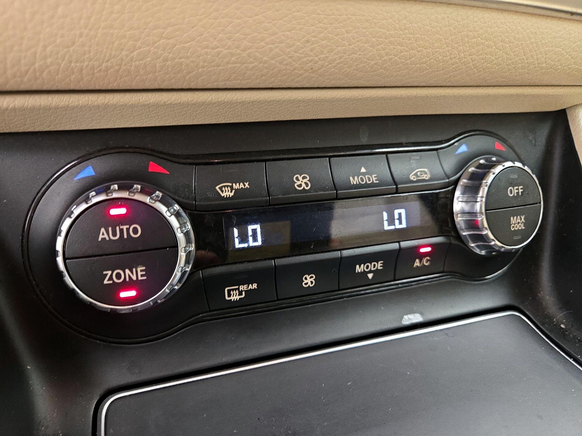 Thumbnail: 2019 Mercedes-Benz GLA - 16