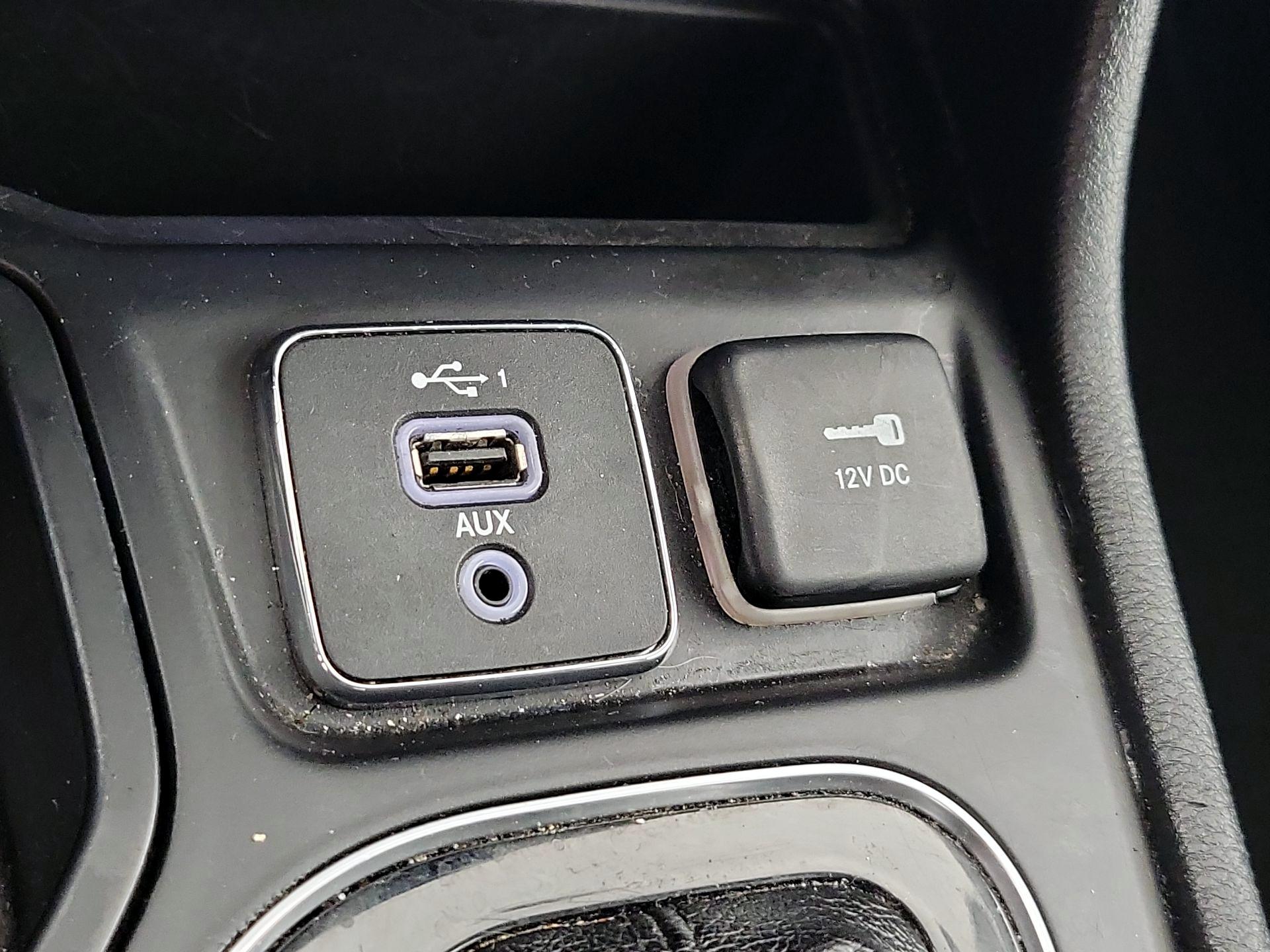 Thumbnail: 2020 Jeep Cherokee - 18