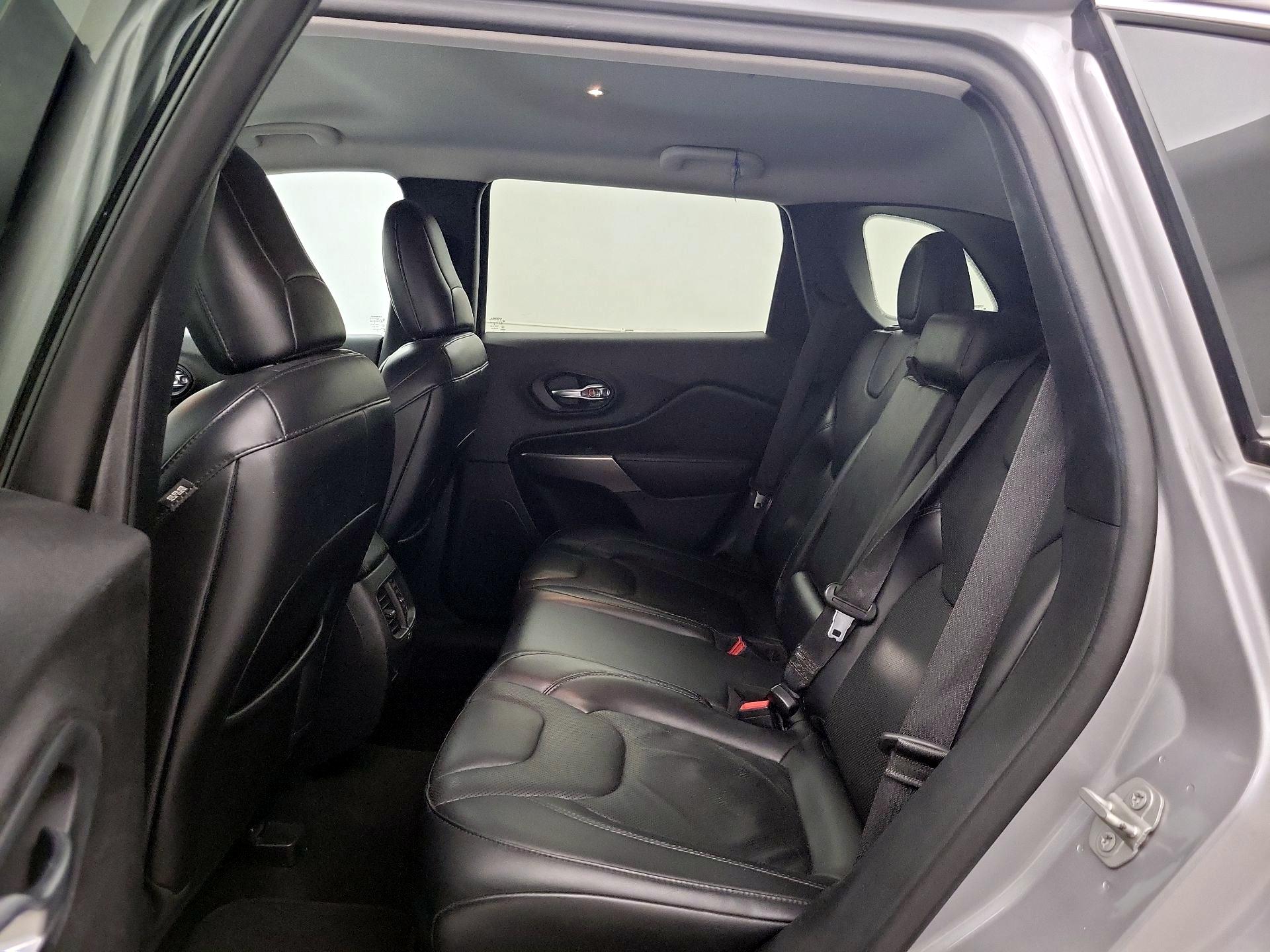 Thumbnail: 2020 Jeep Cherokee - 19