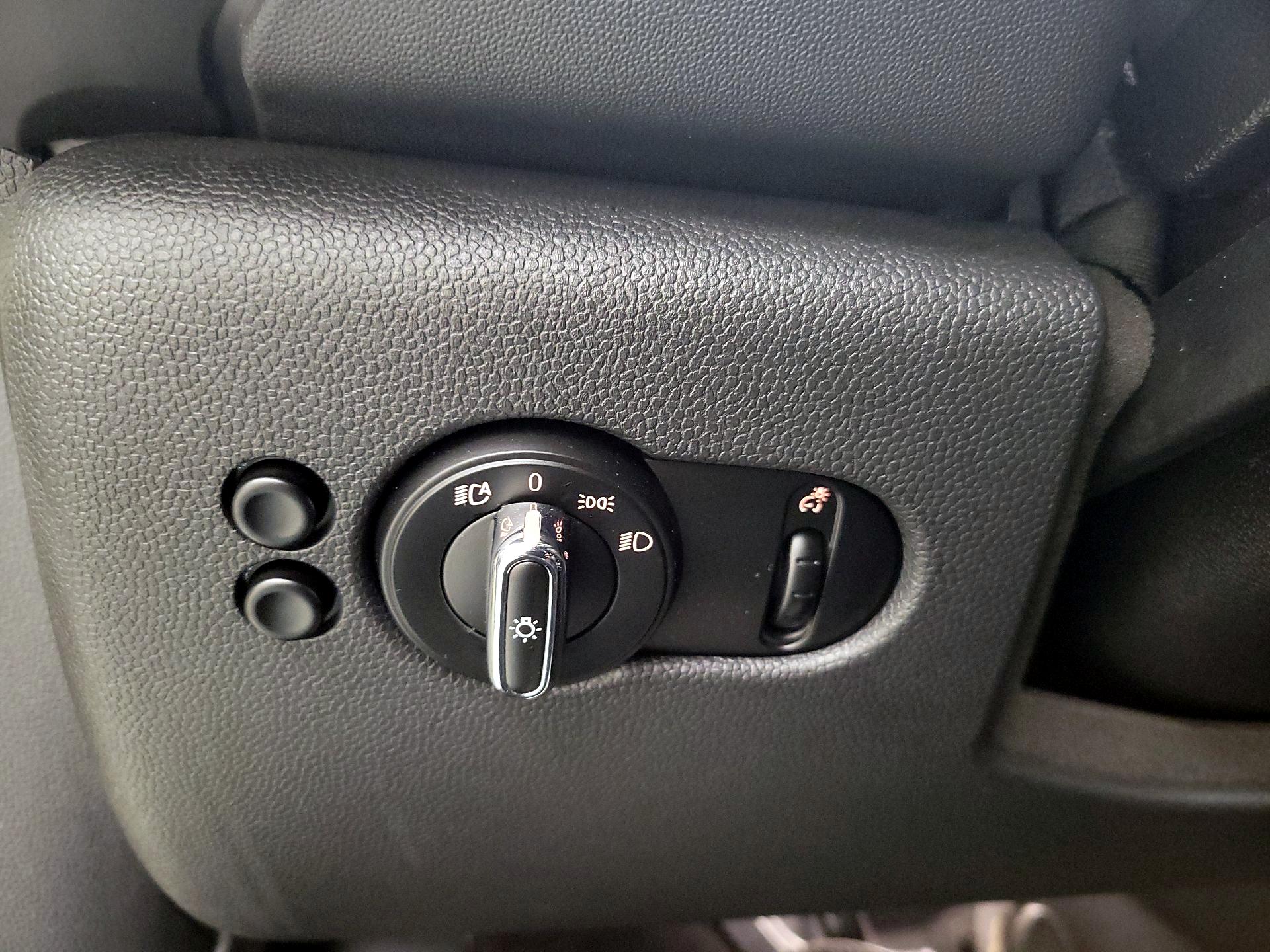 Thumbnail: 2021 MINI Cooper Hardtop - 13