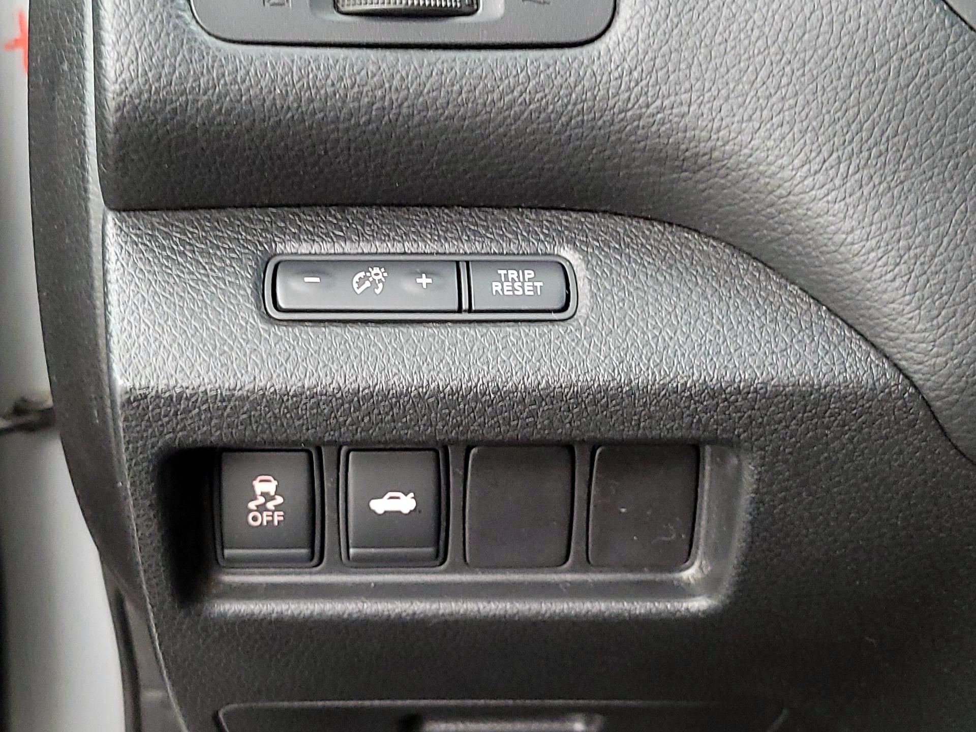 Thumbnail: 2014 Nissan Altima - 13