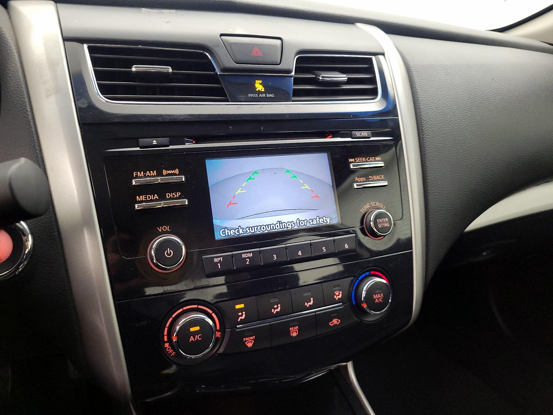 Thumbnail: 2014 Nissan Altima - 14