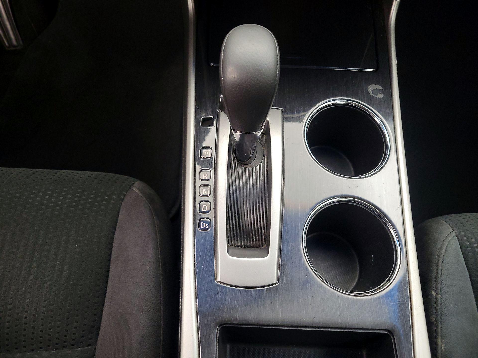 Thumbnail: 2014 Nissan Altima - 17