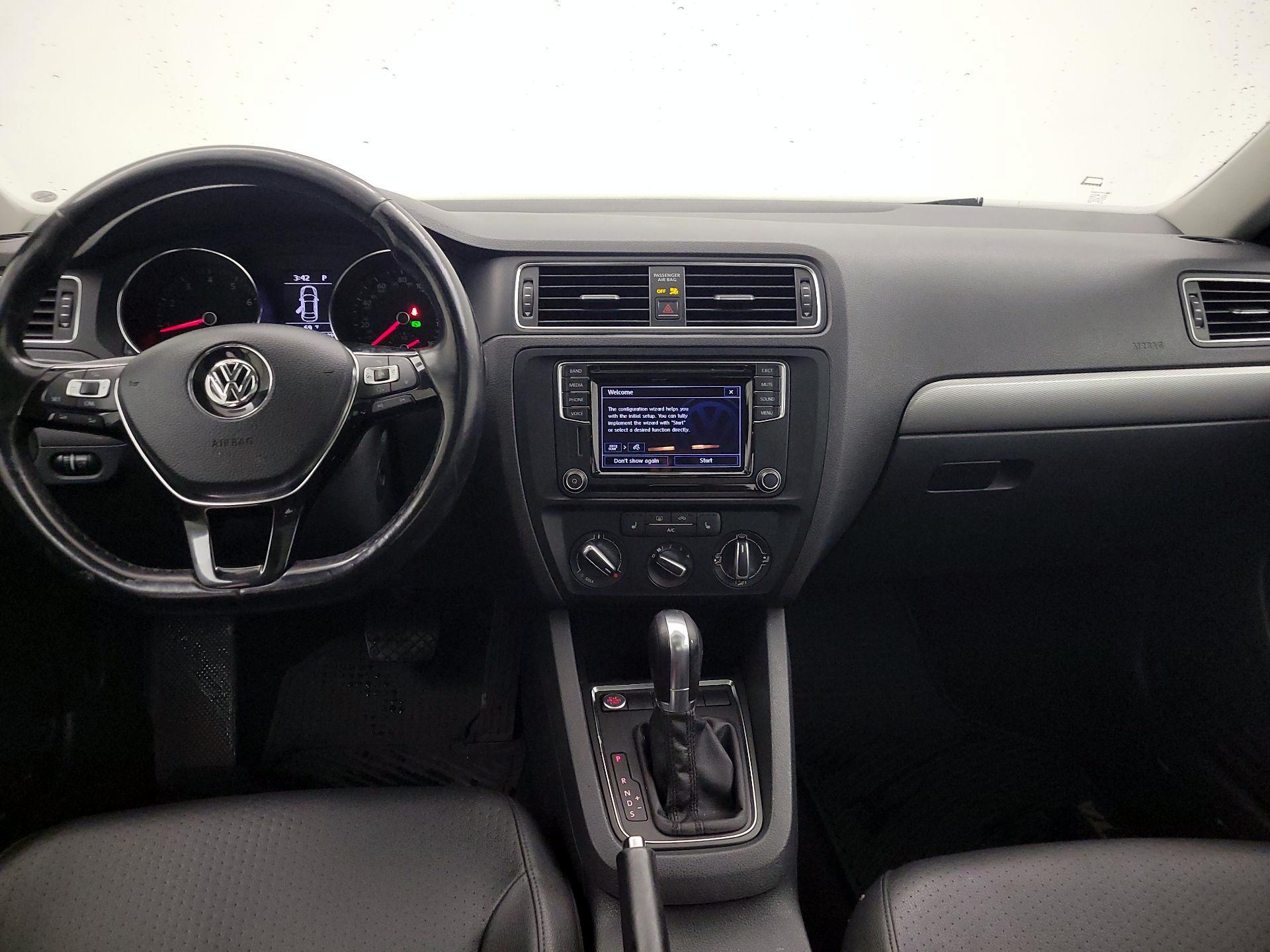 Thumbnail: 2017 Volkswagen Jetta - 9