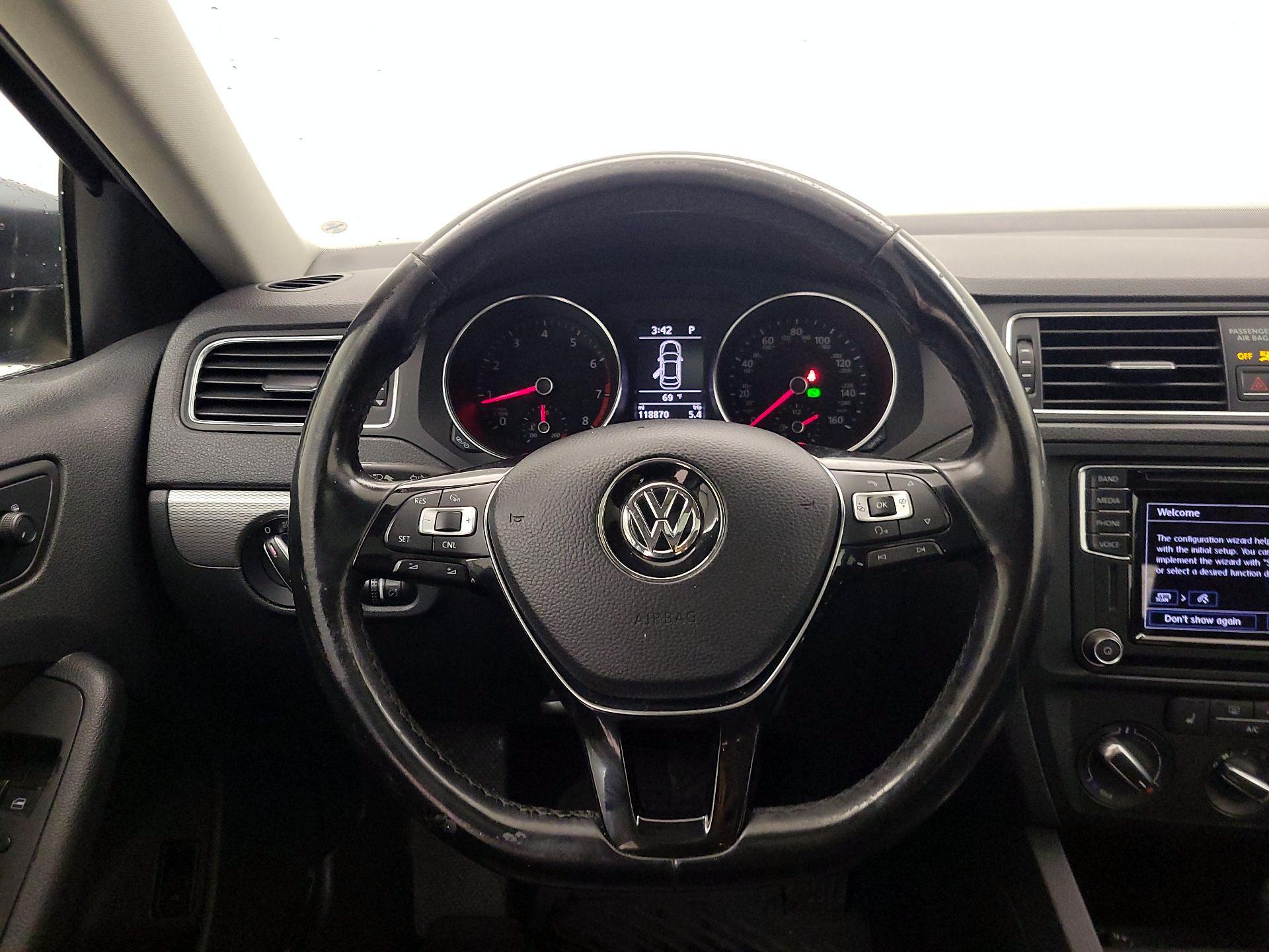 Thumbnail: 2017 Volkswagen Jetta - 10