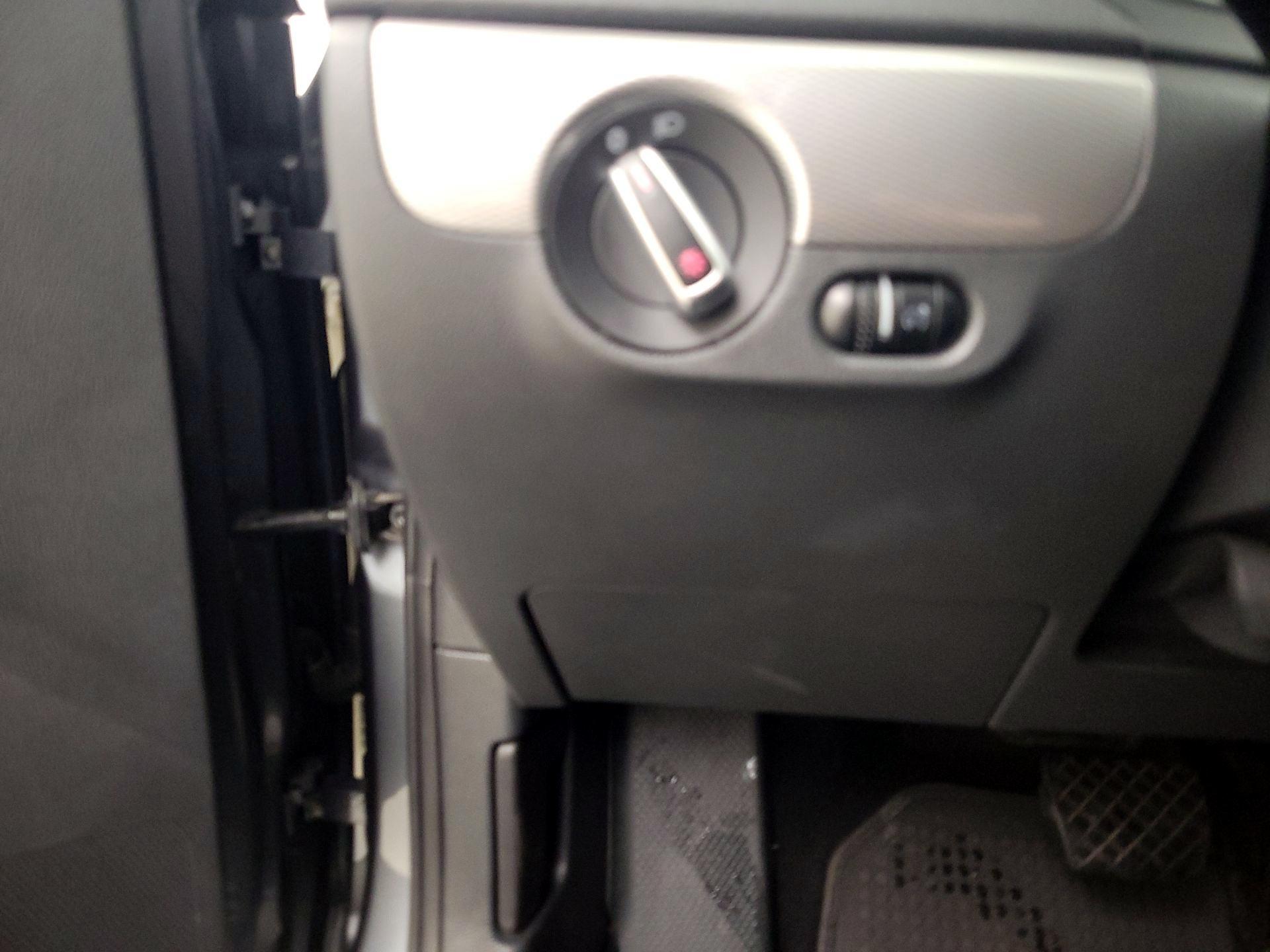 Thumbnail: 2017 Volkswagen Jetta - 13