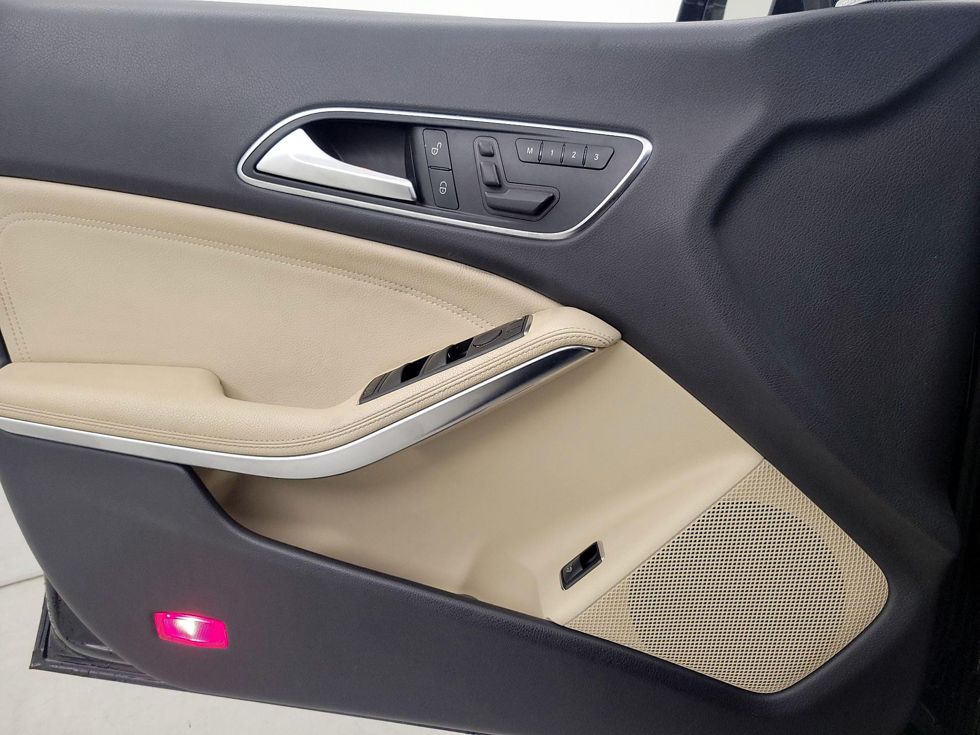 Thumbnail: 2015 Mercedes-Benz CLA - 12