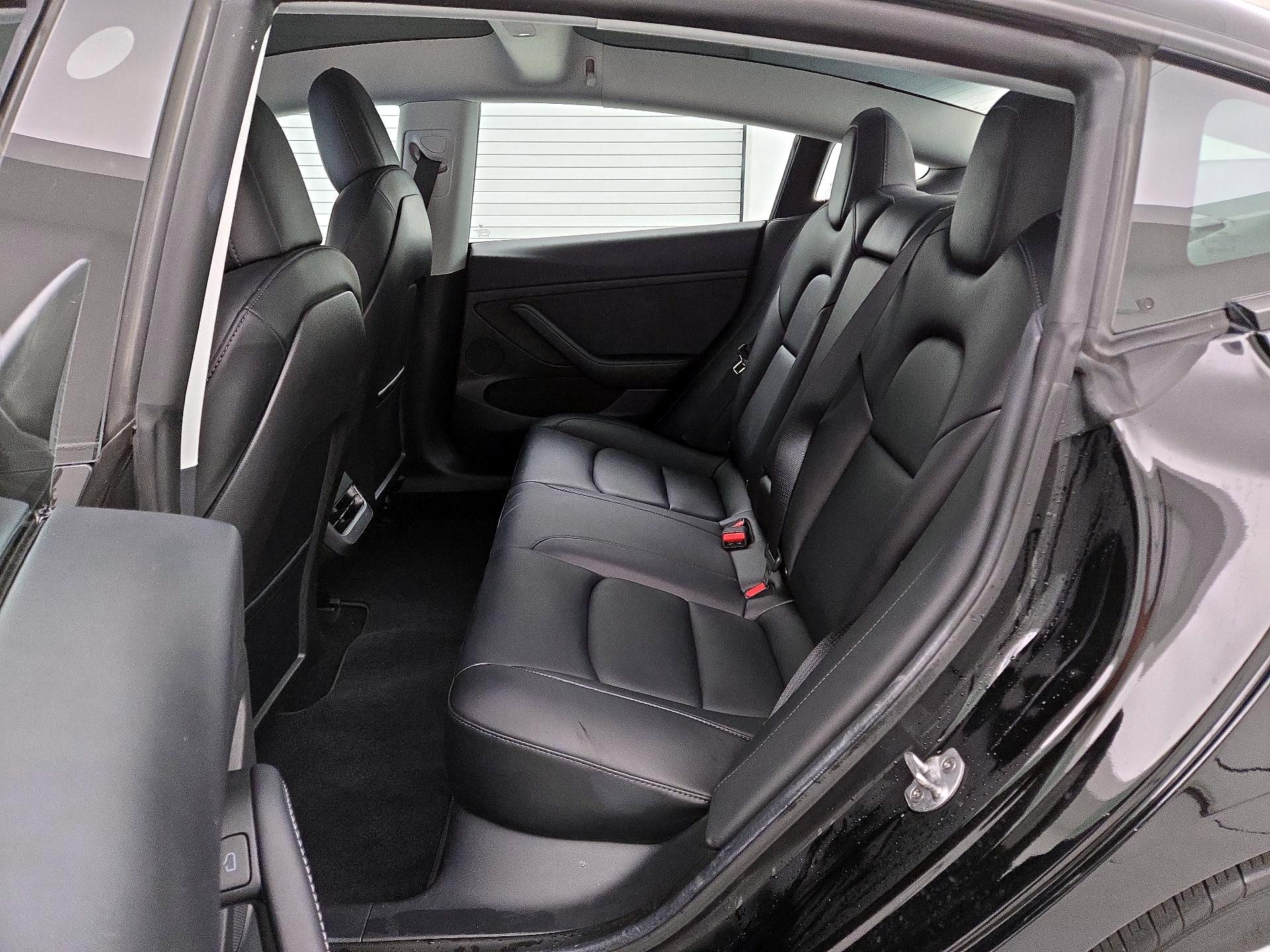 Thumbnail: 2022 Tesla Model 3 - 19