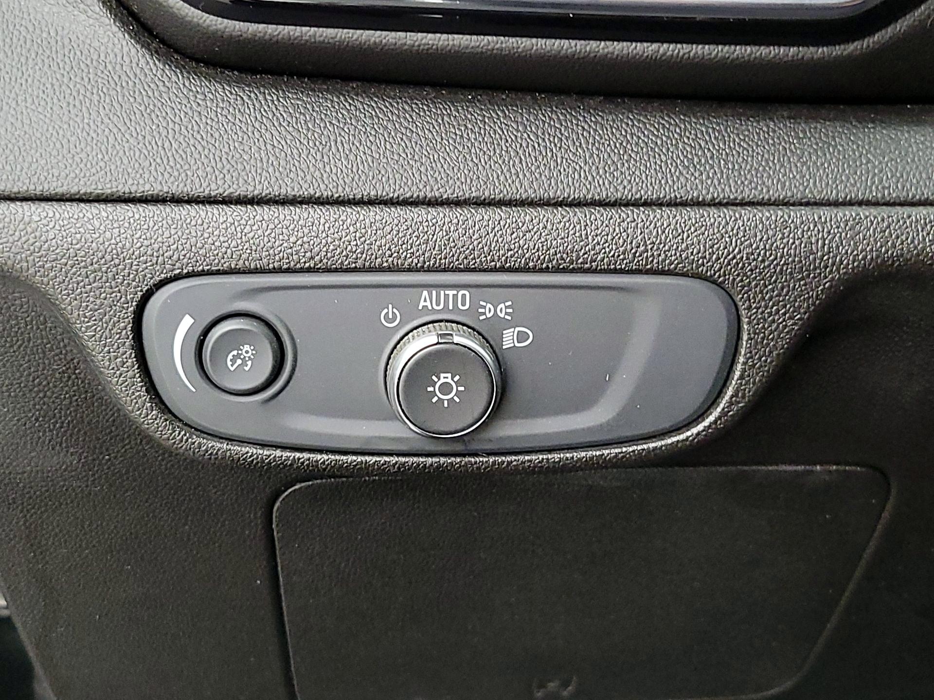 Thumbnail: 2022 Chevrolet Bolt EUV - 13