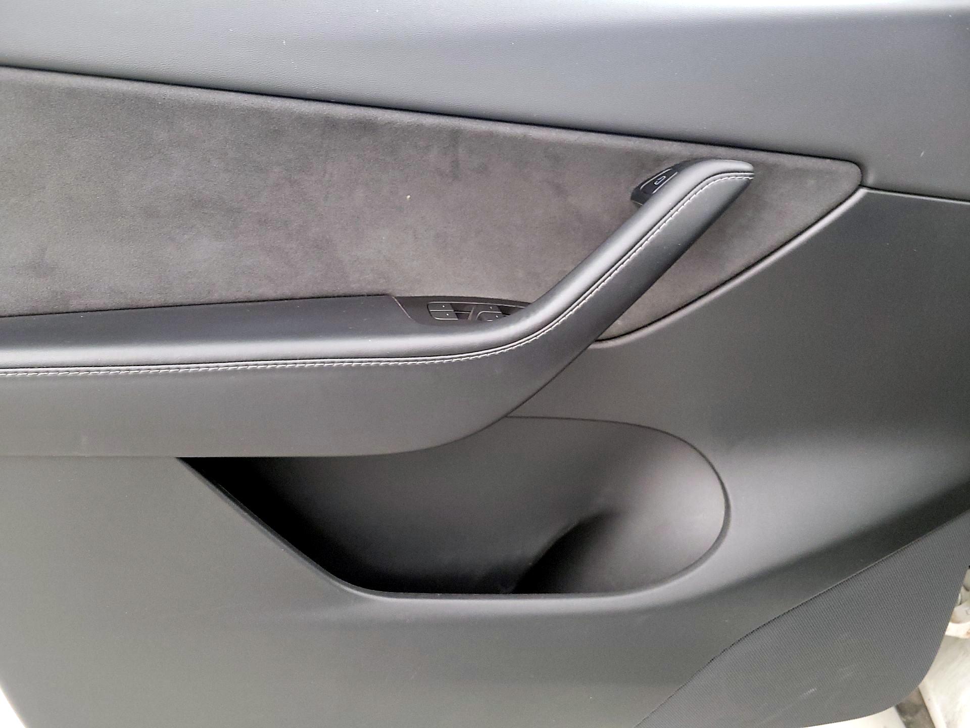 Thumbnail: 2021 Tesla Model Y - 12