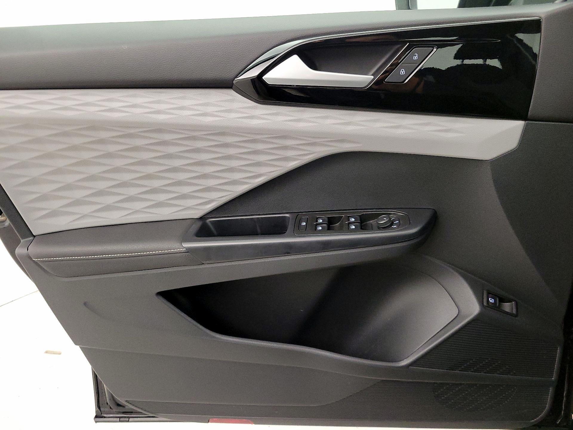 Thumbnail: 2024 Volkswagen Taos - 12