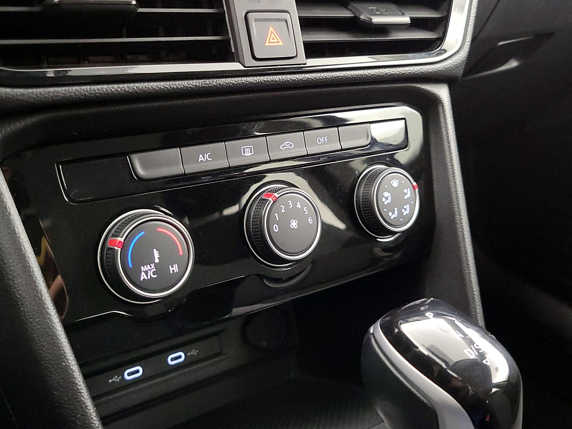 Thumbnail: 2024 Volkswagen Taos - 16