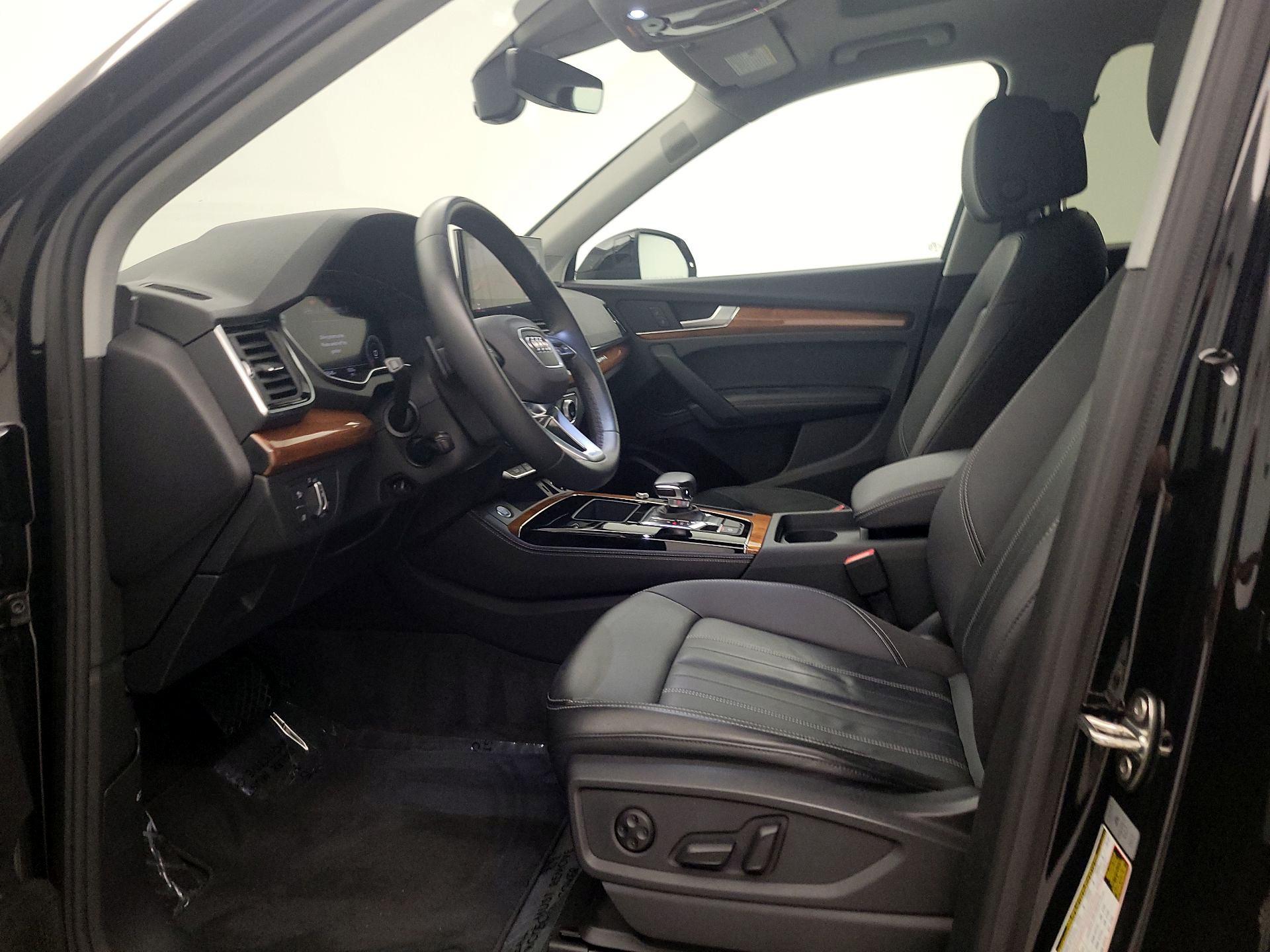 Thumbnail: 2023 Audi Q5 - 11