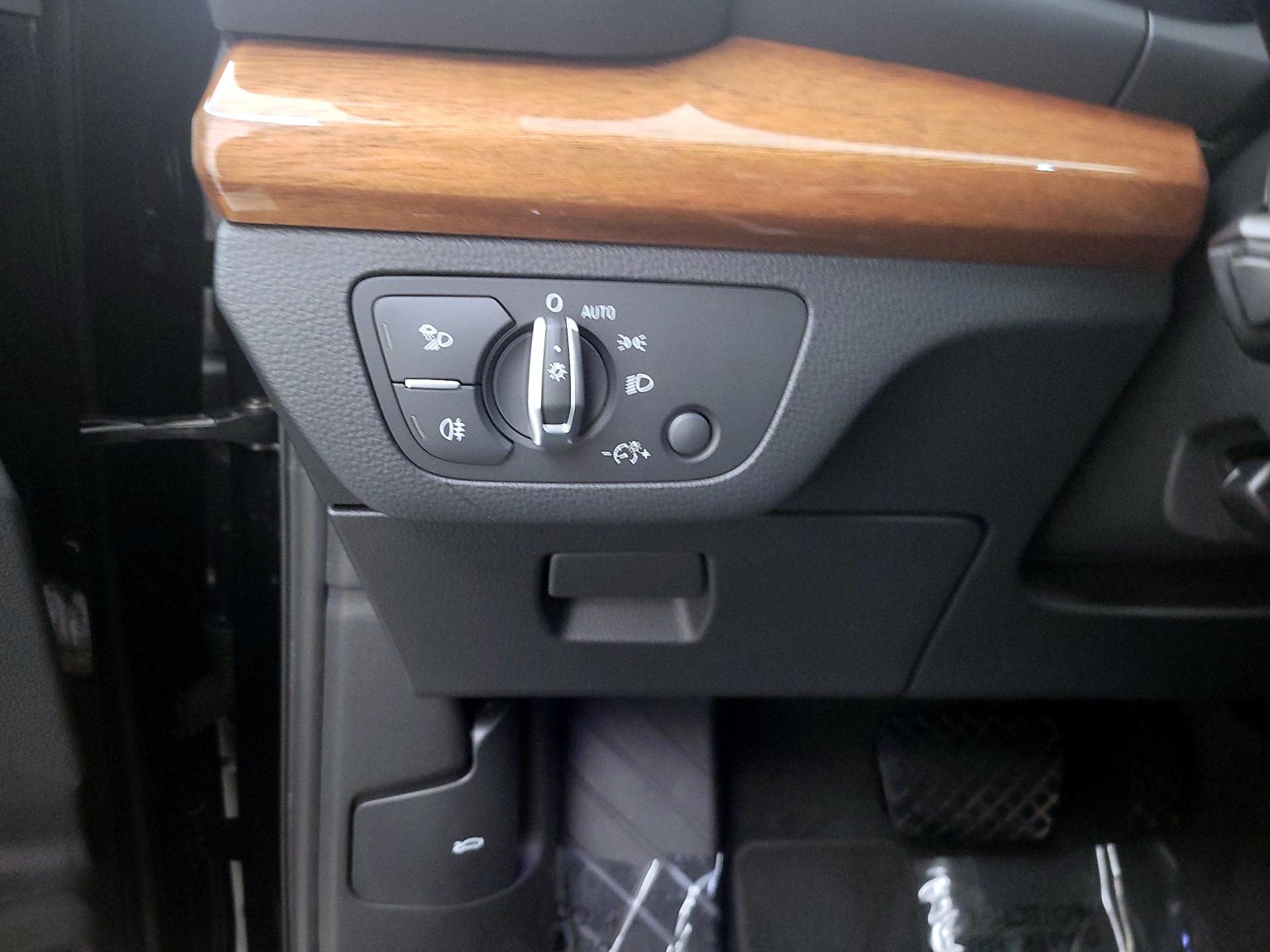 Thumbnail: 2023 Audi Q5 - 13