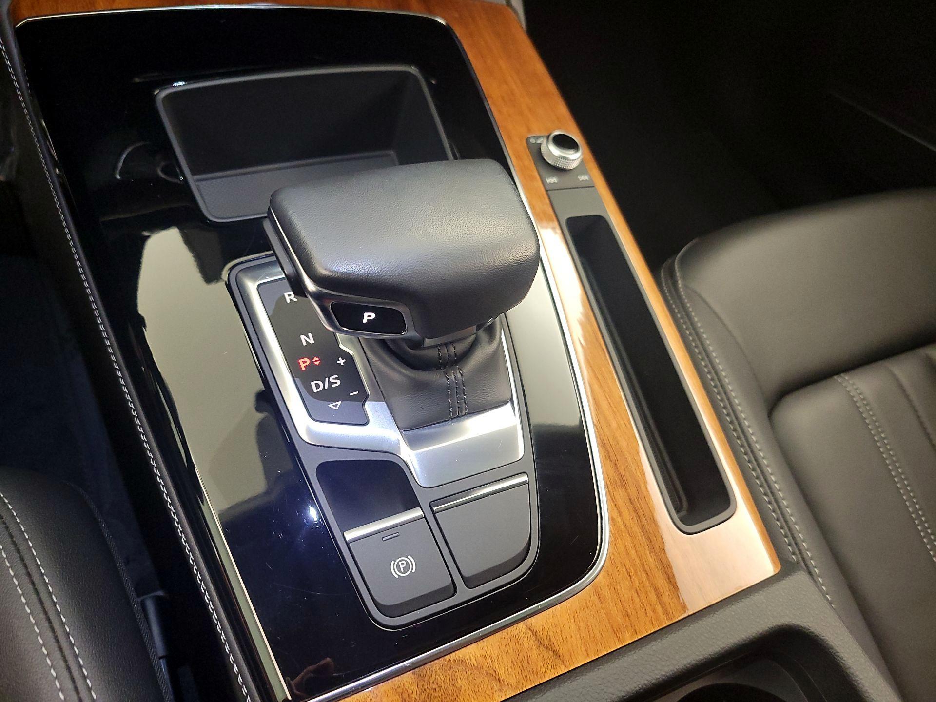 Thumbnail: 2023 Audi Q5 - 17