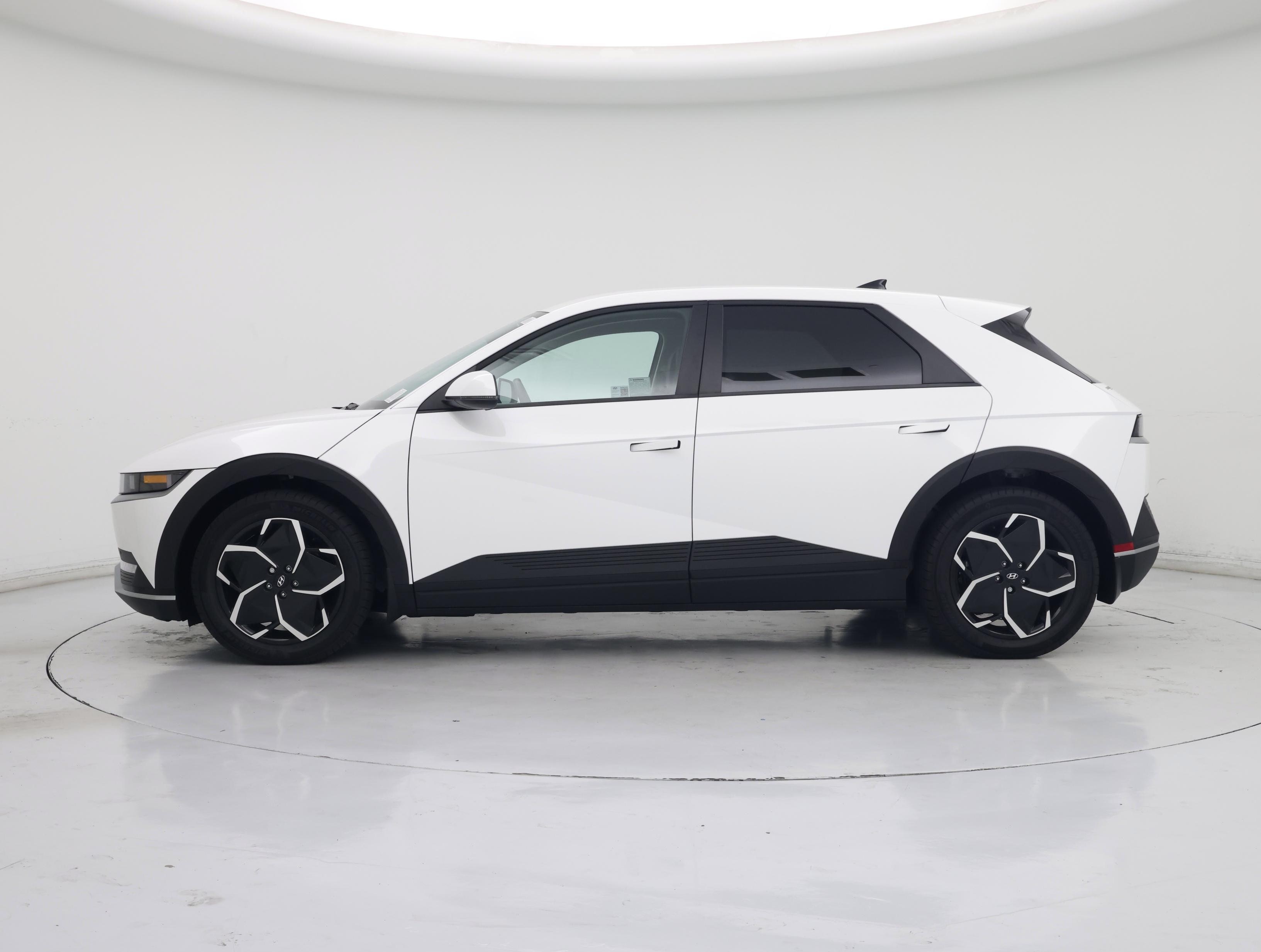 Thumbnail: 2024 Hyundai Ioniq 5 - 3