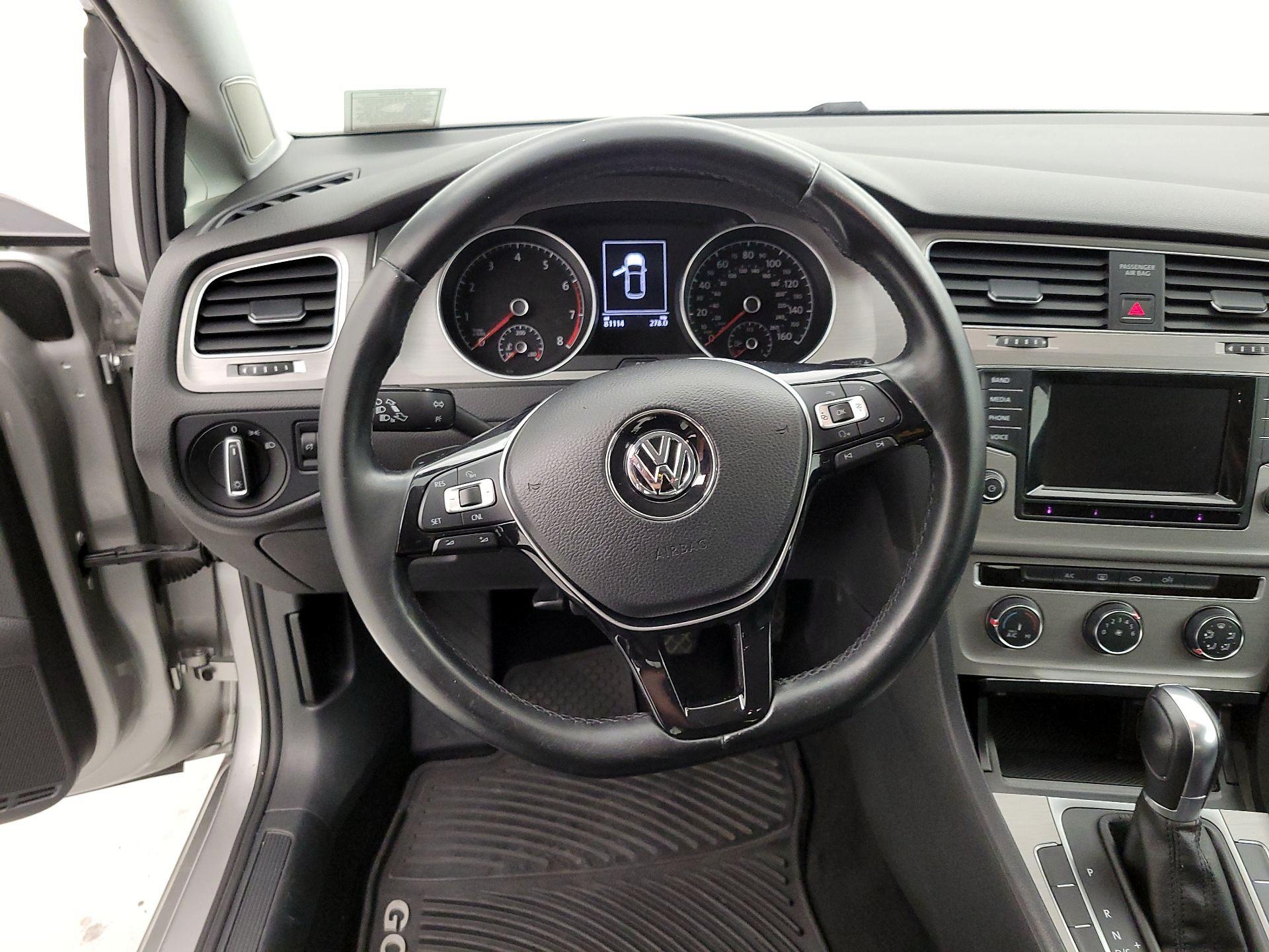 Thumbnail: 2015 Volkswagen Golf - 10