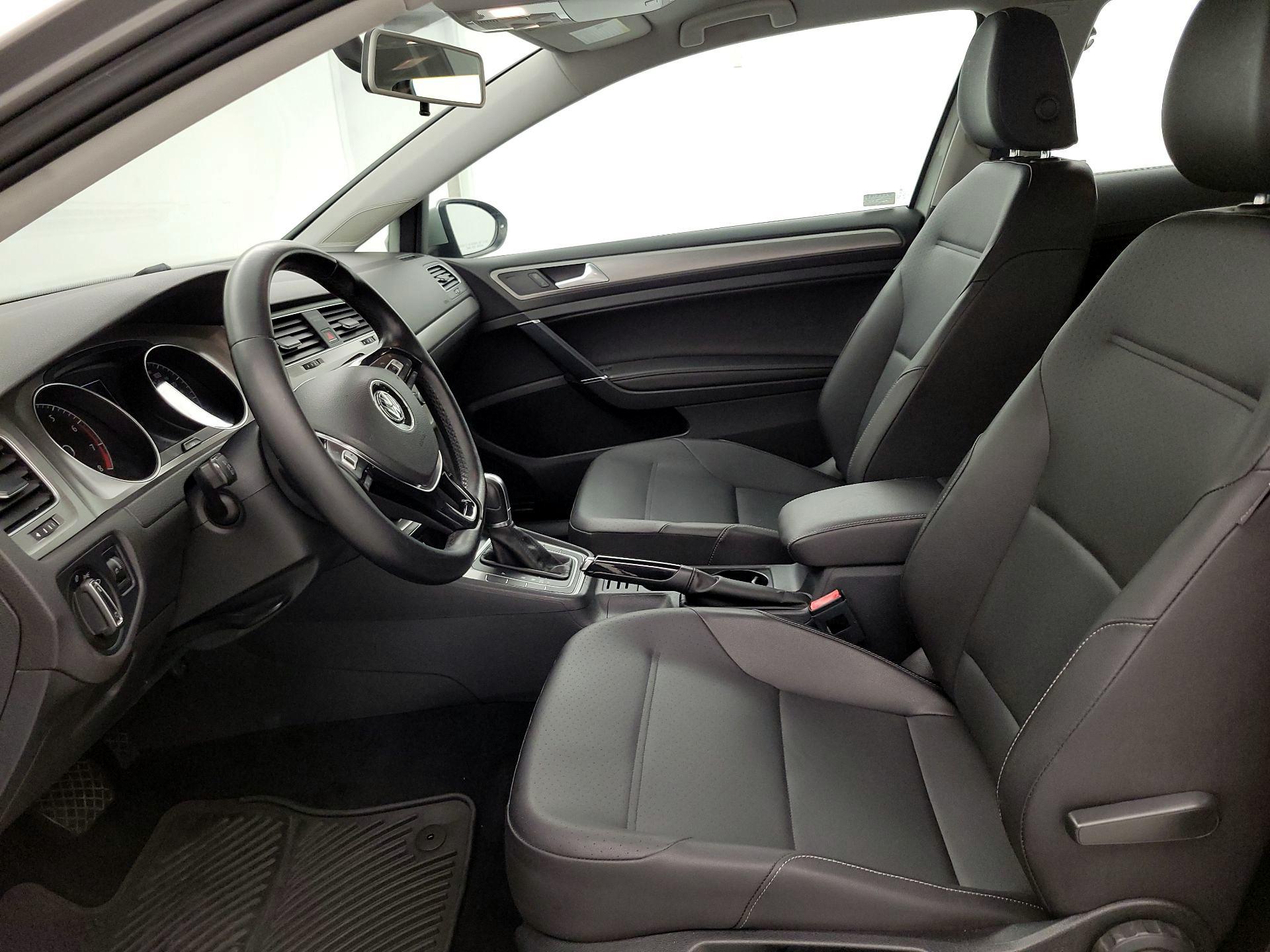 Thumbnail: 2015 Volkswagen Golf - 11