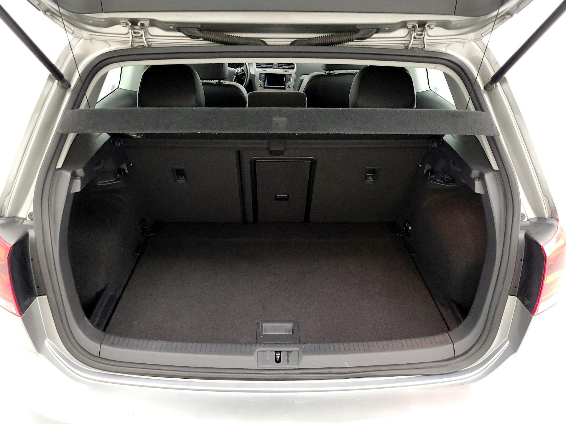 Thumbnail: 2015 Volkswagen Golf - 18