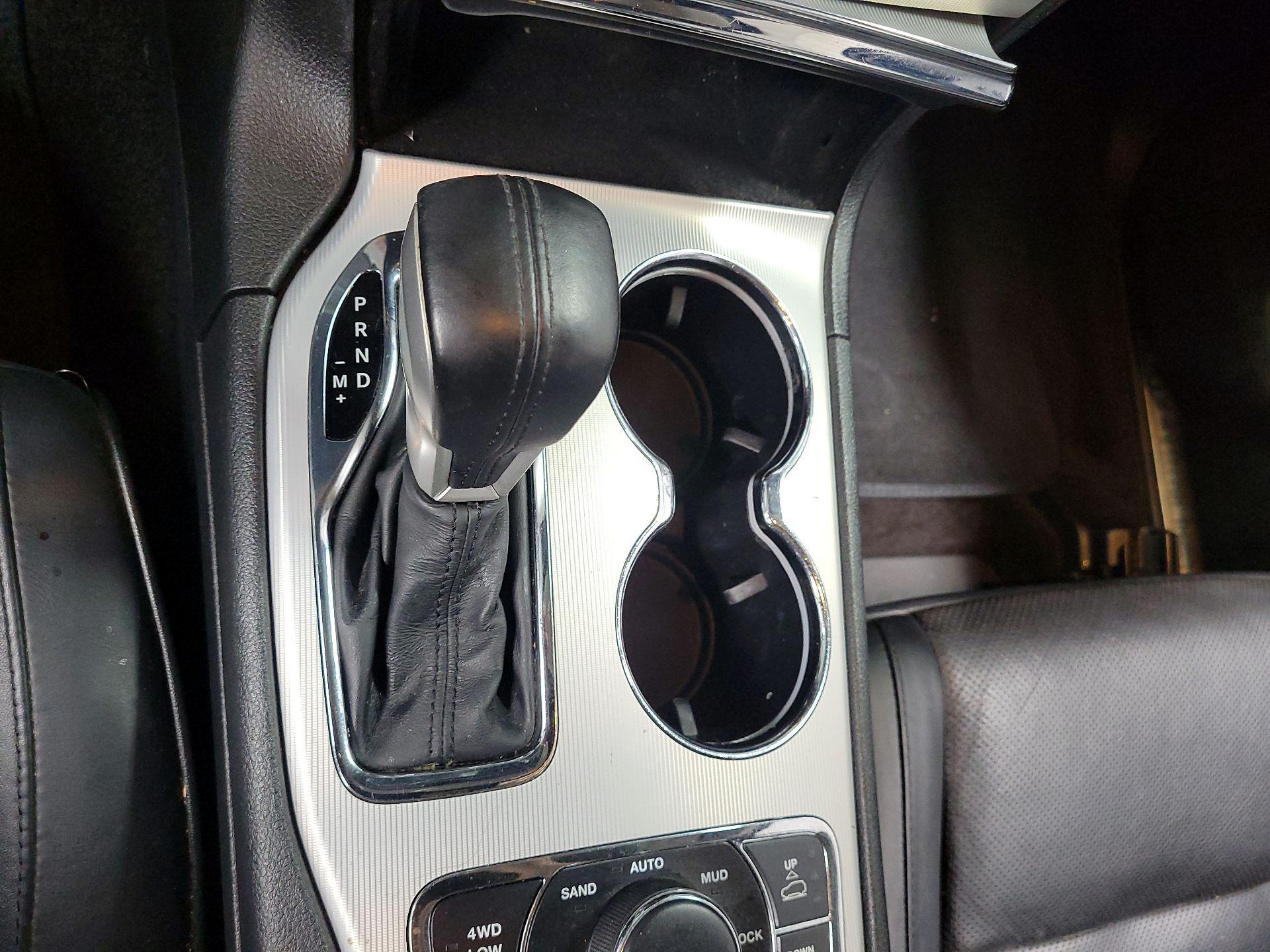 Thumbnail: 2018 Jeep Grand Cherokee - 17