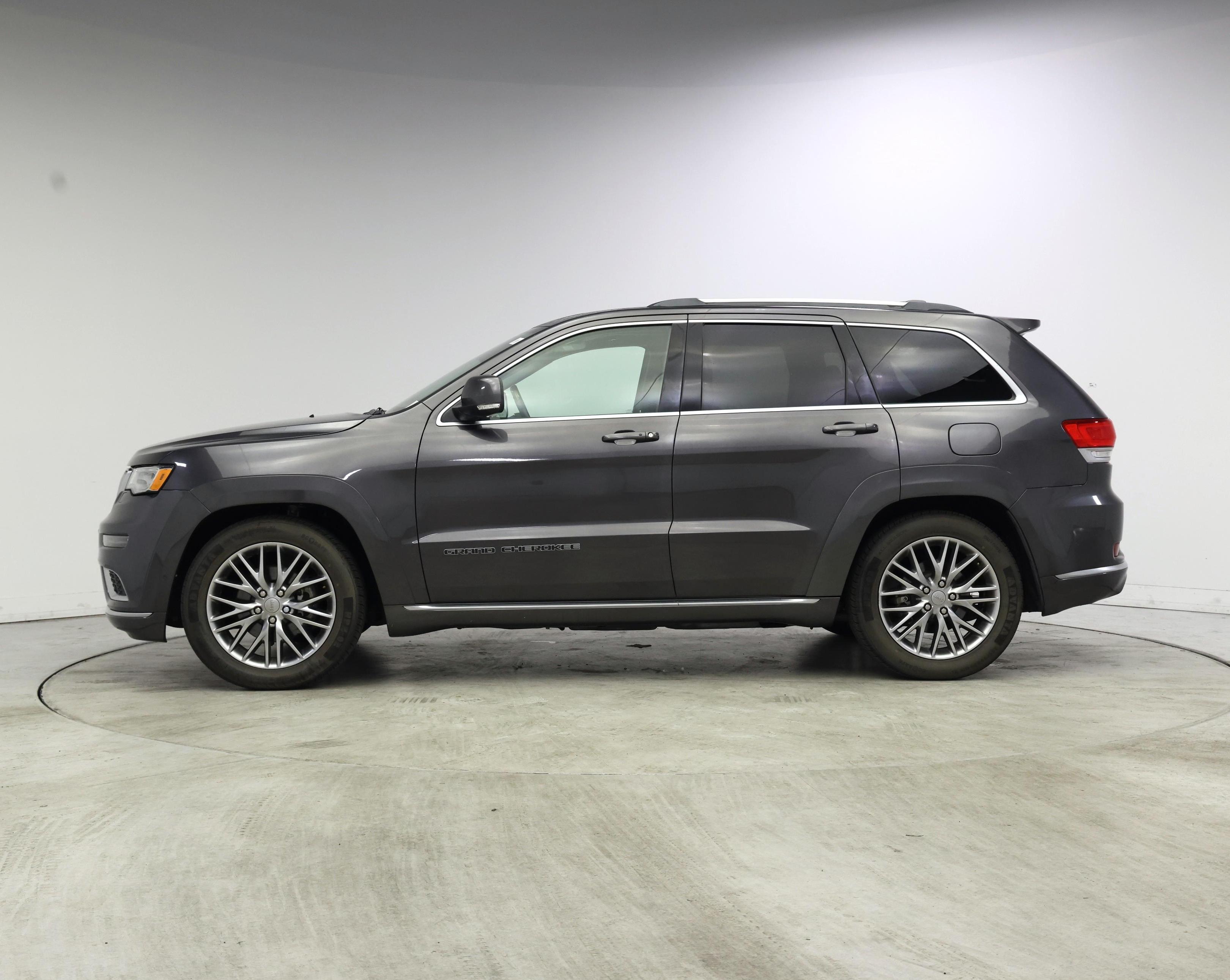 Thumbnail: 2018 Jeep Grand Cherokee - 3