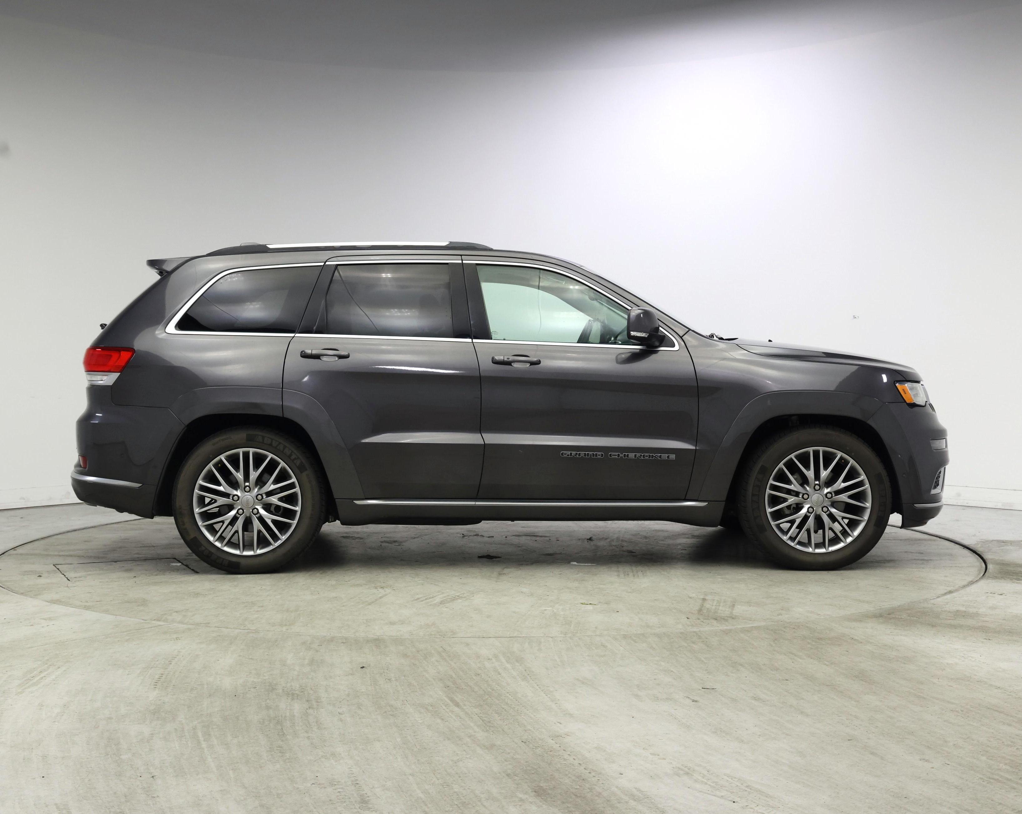 Thumbnail: 2018 Jeep Grand Cherokee - 7