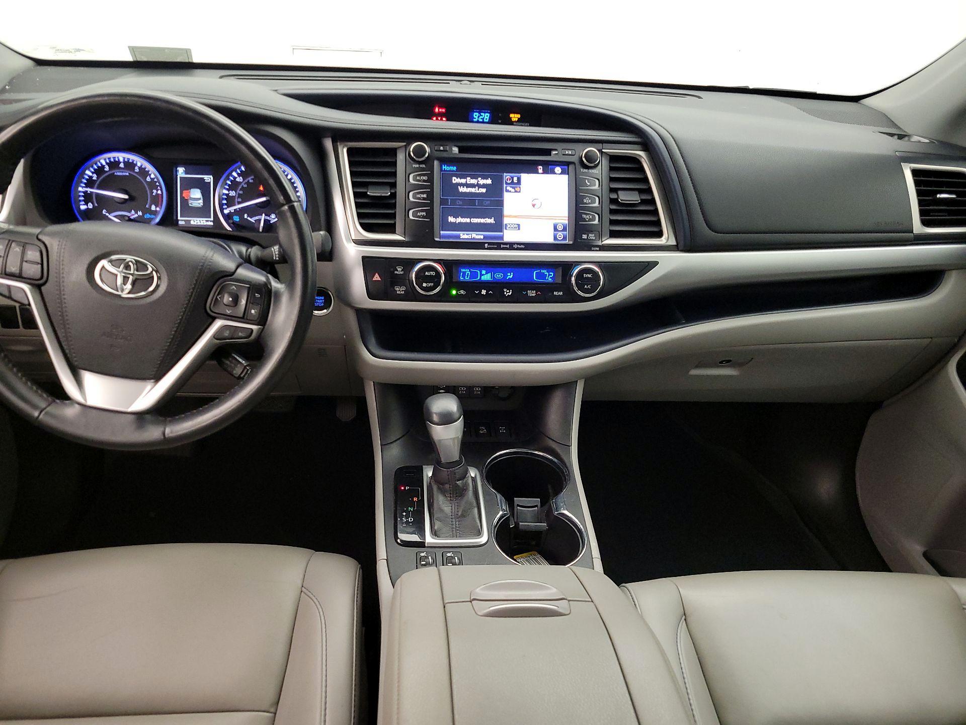 Thumbnail: 2019 Toyota Highlander - 9