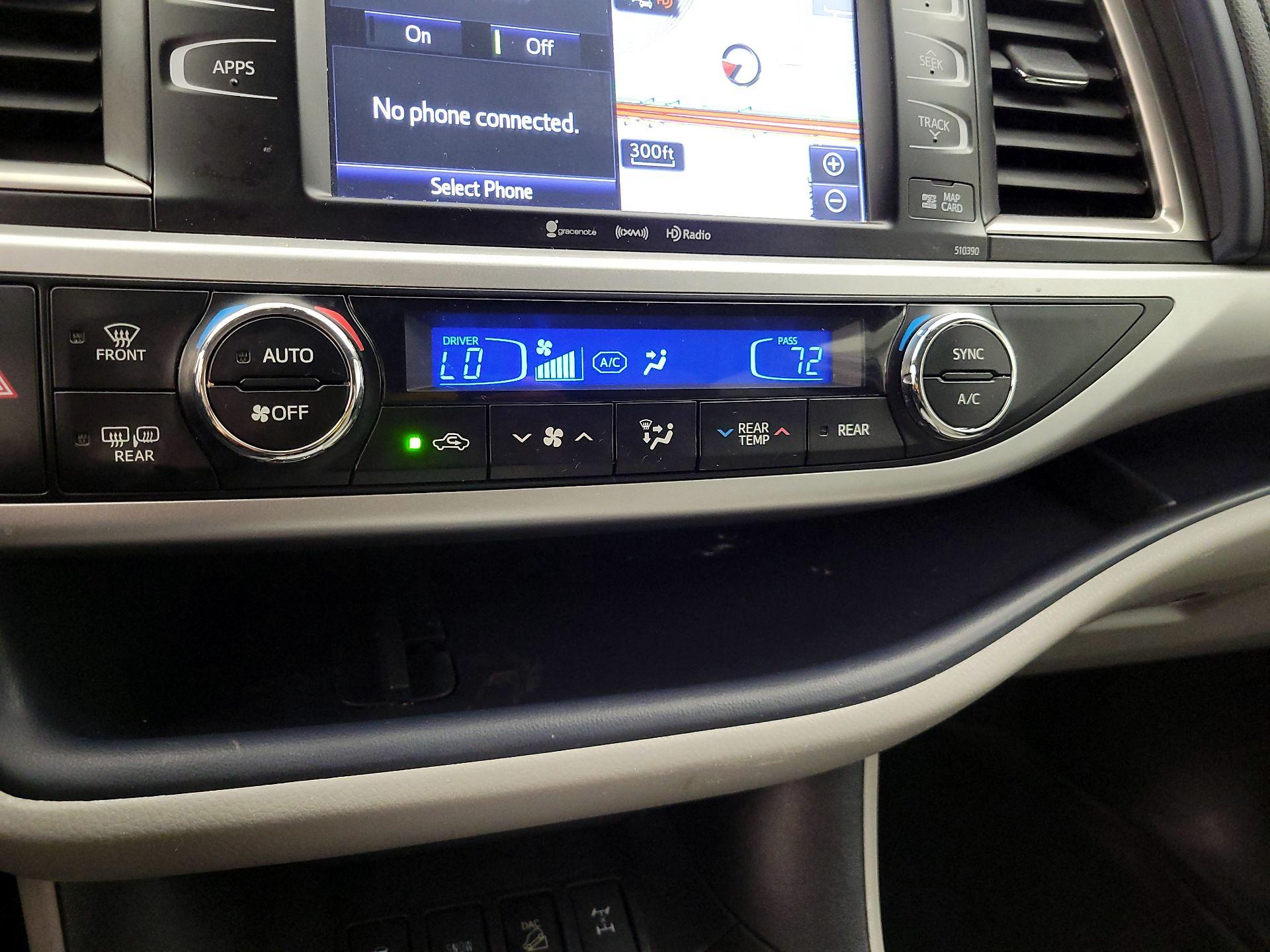 Thumbnail: 2019 Toyota Highlander - 16