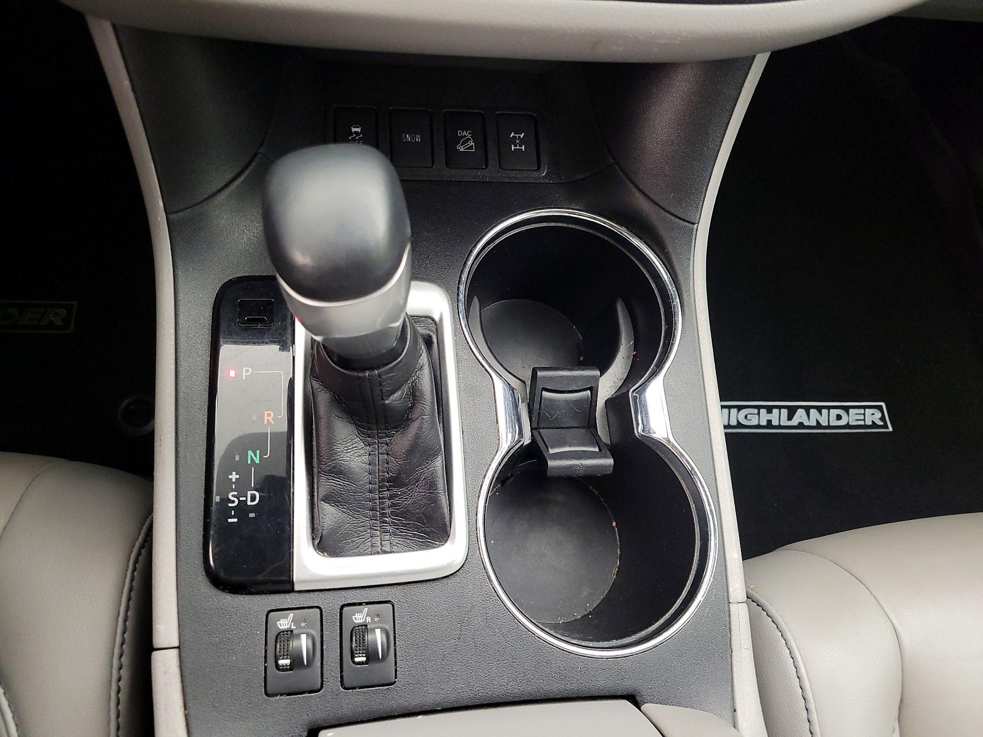 Thumbnail: 2019 Toyota Highlander - 17