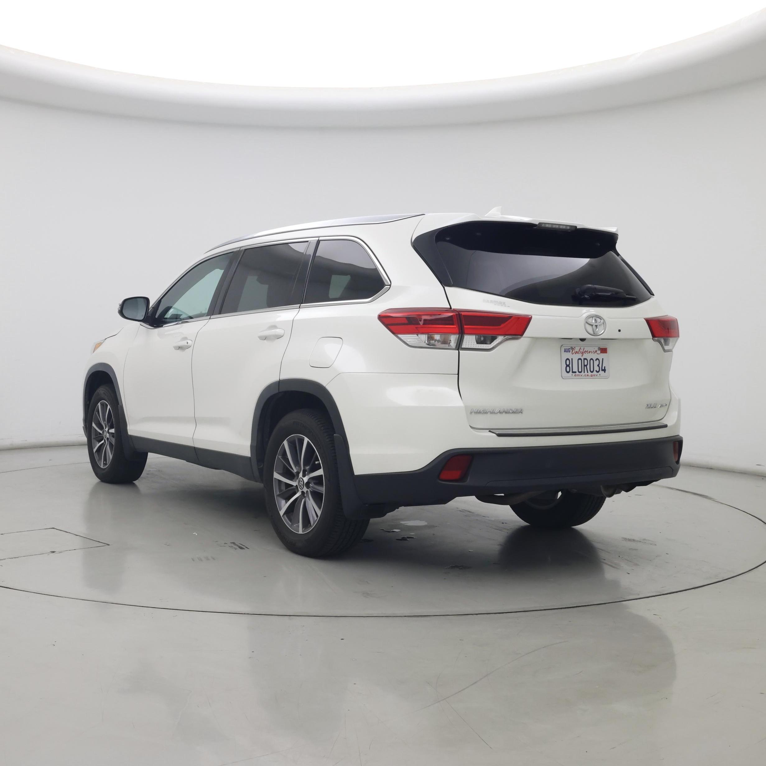 Thumbnail: 2019 Toyota Highlander - 2