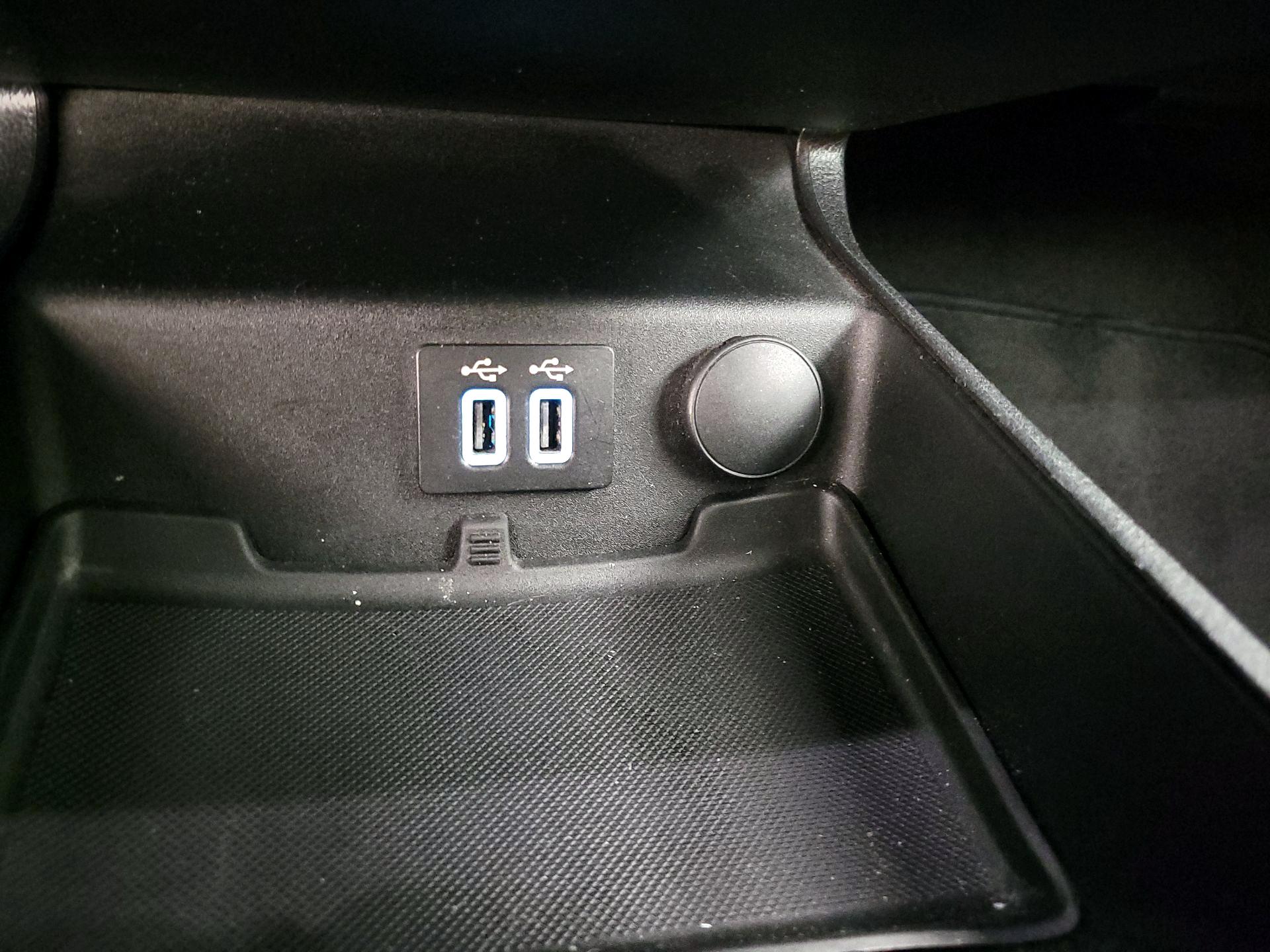 Thumbnail: 2020 Ford Fusion - 18