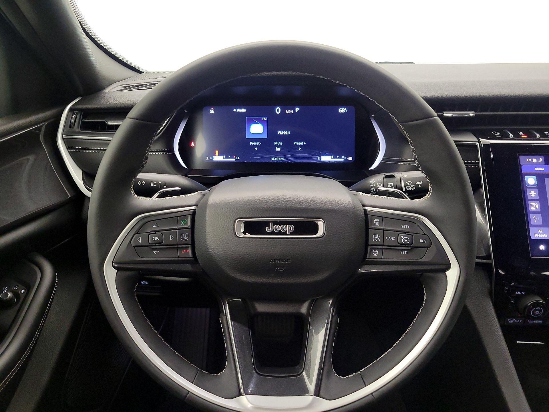 Thumbnail: 2023 Jeep Grand Cherokee - 10