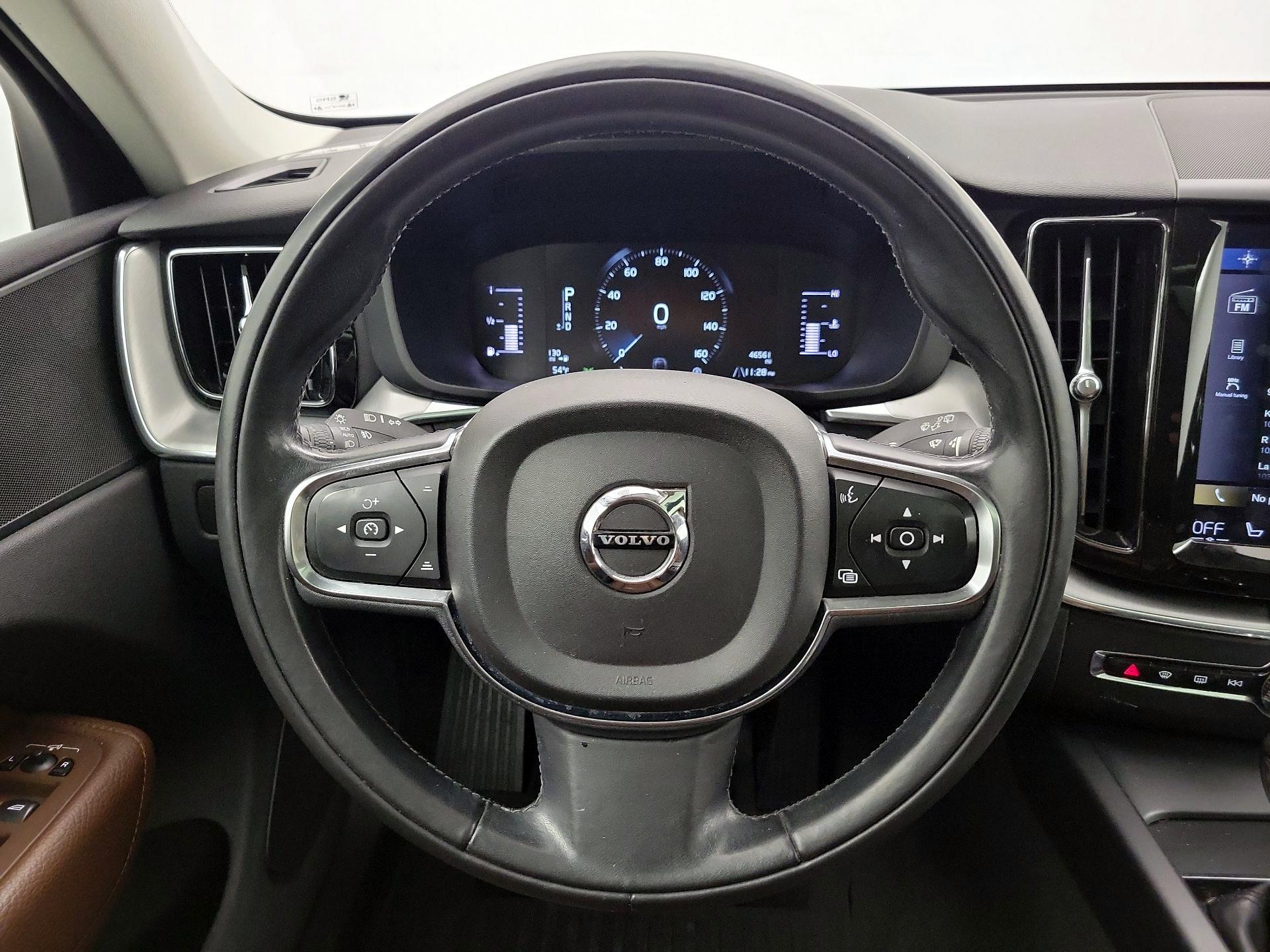 Thumbnail: 2019 Volvo XC60 - 10