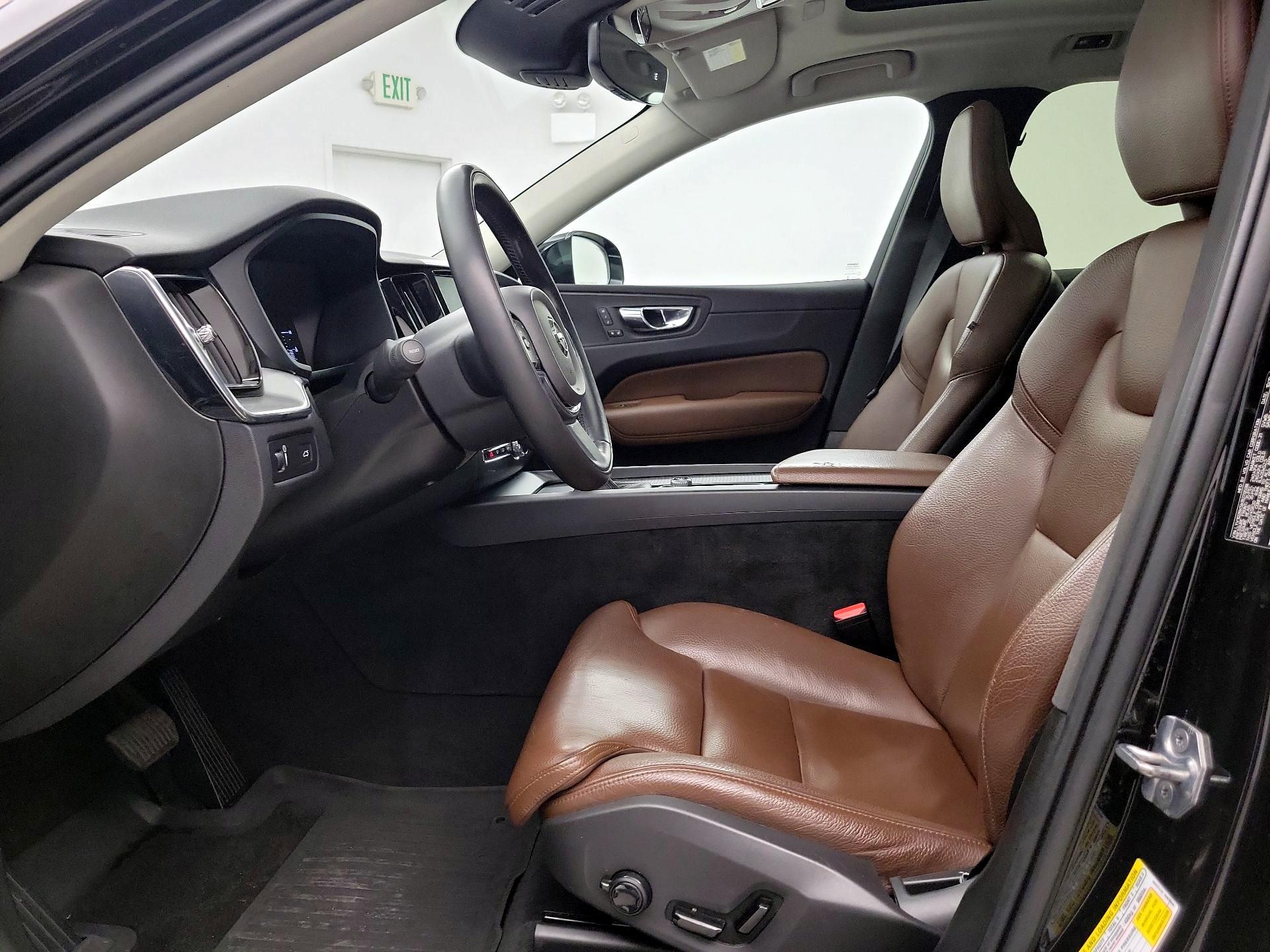 Thumbnail: 2019 Volvo XC60 - 11