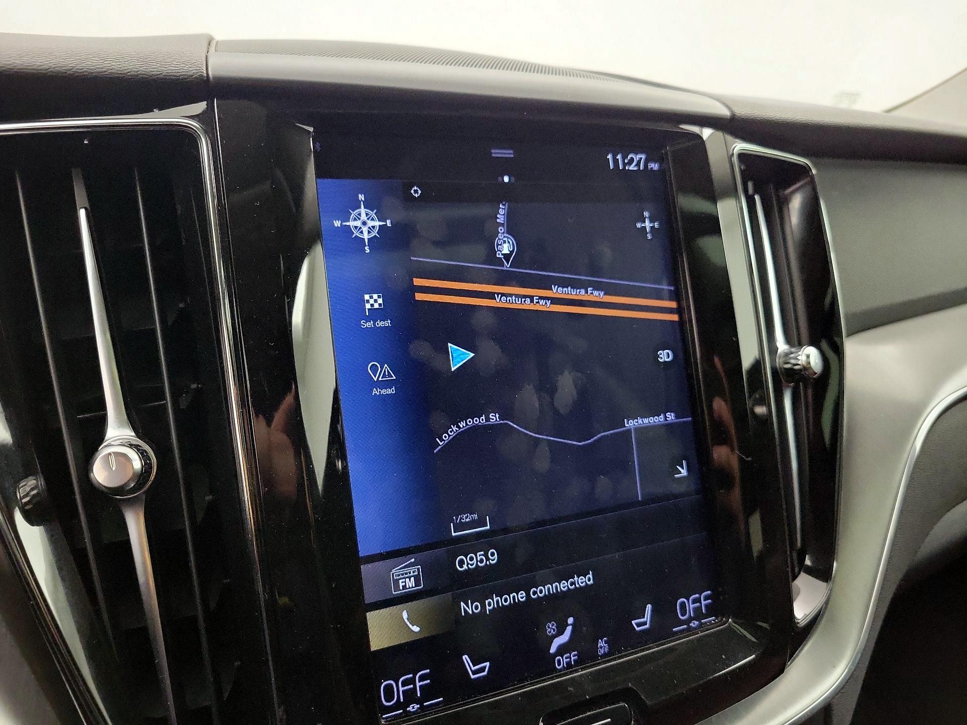 Thumbnail: 2019 Volvo XC60 - 14