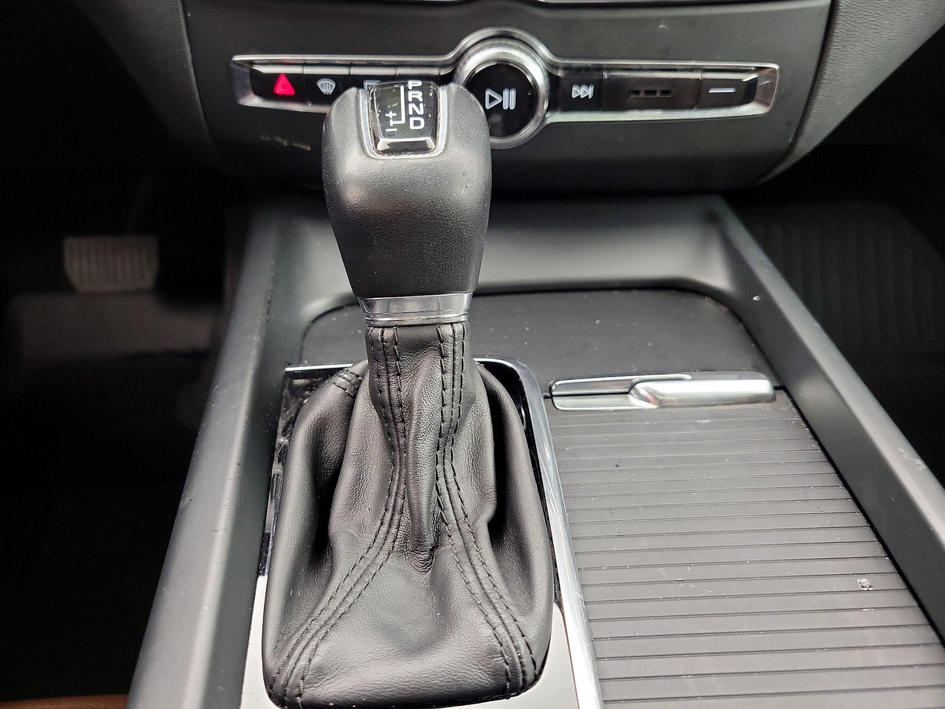 Thumbnail: 2019 Volvo XC60 - 18