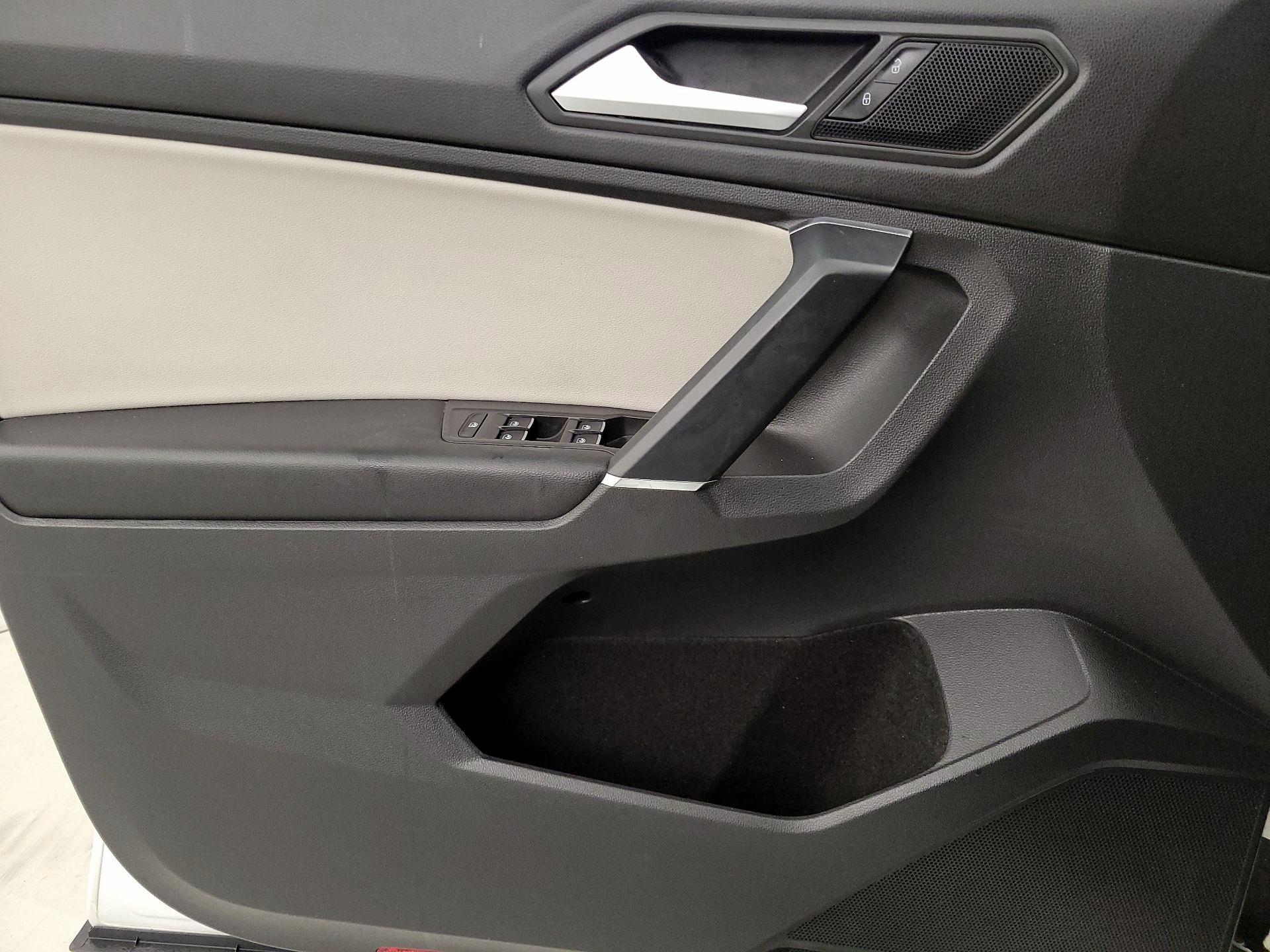 Thumbnail: 2020 Volkswagen Tiguan - 12