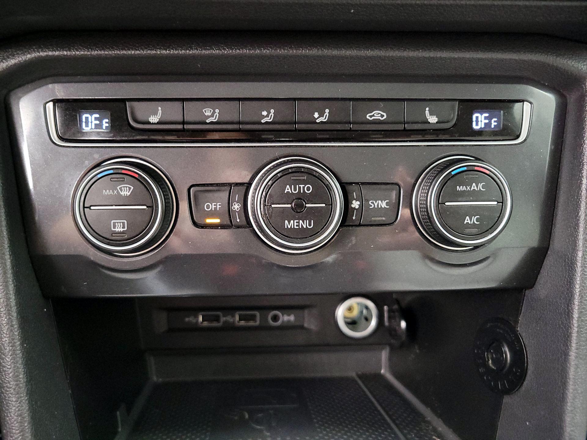 Thumbnail: 2020 Volkswagen Tiguan - 16