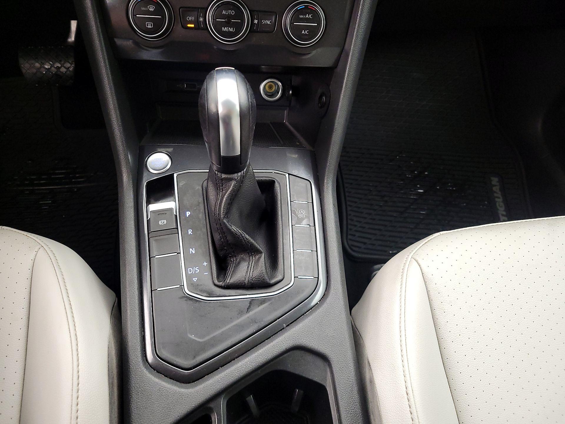 Thumbnail: 2020 Volkswagen Tiguan - 17