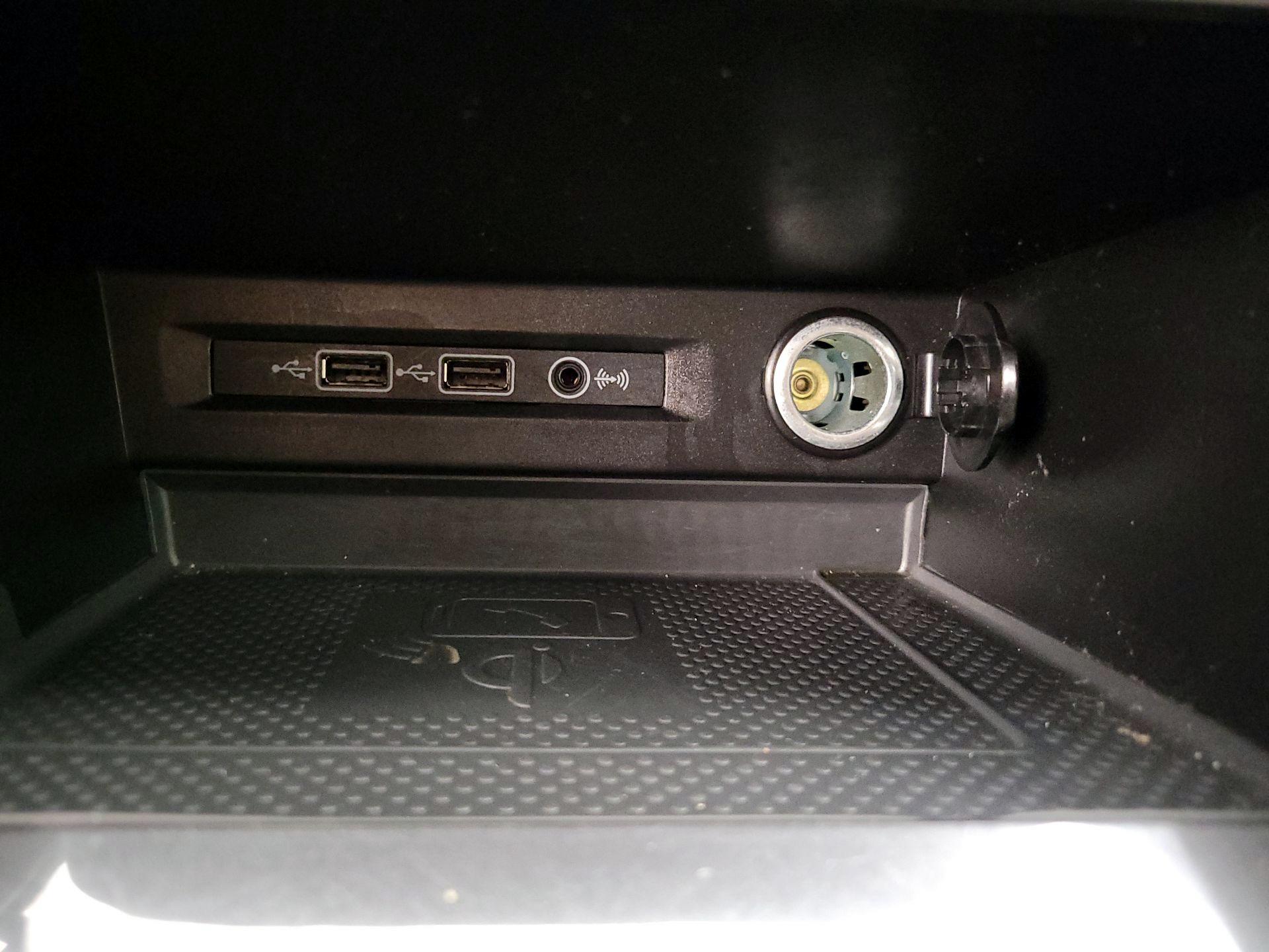 Thumbnail: 2020 Volkswagen Tiguan - 18