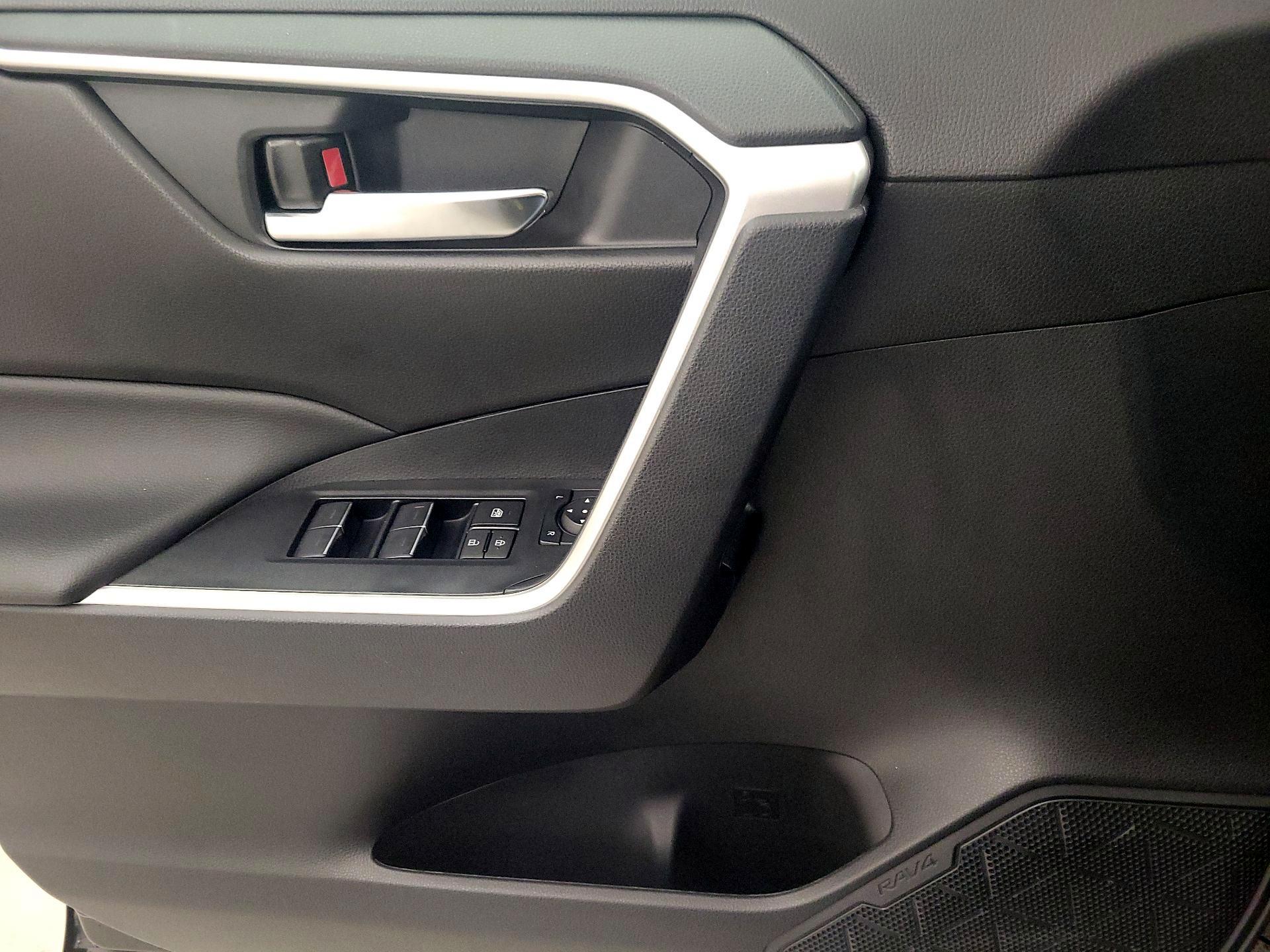 Thumbnail: 2024 Toyota RAV4 - 12