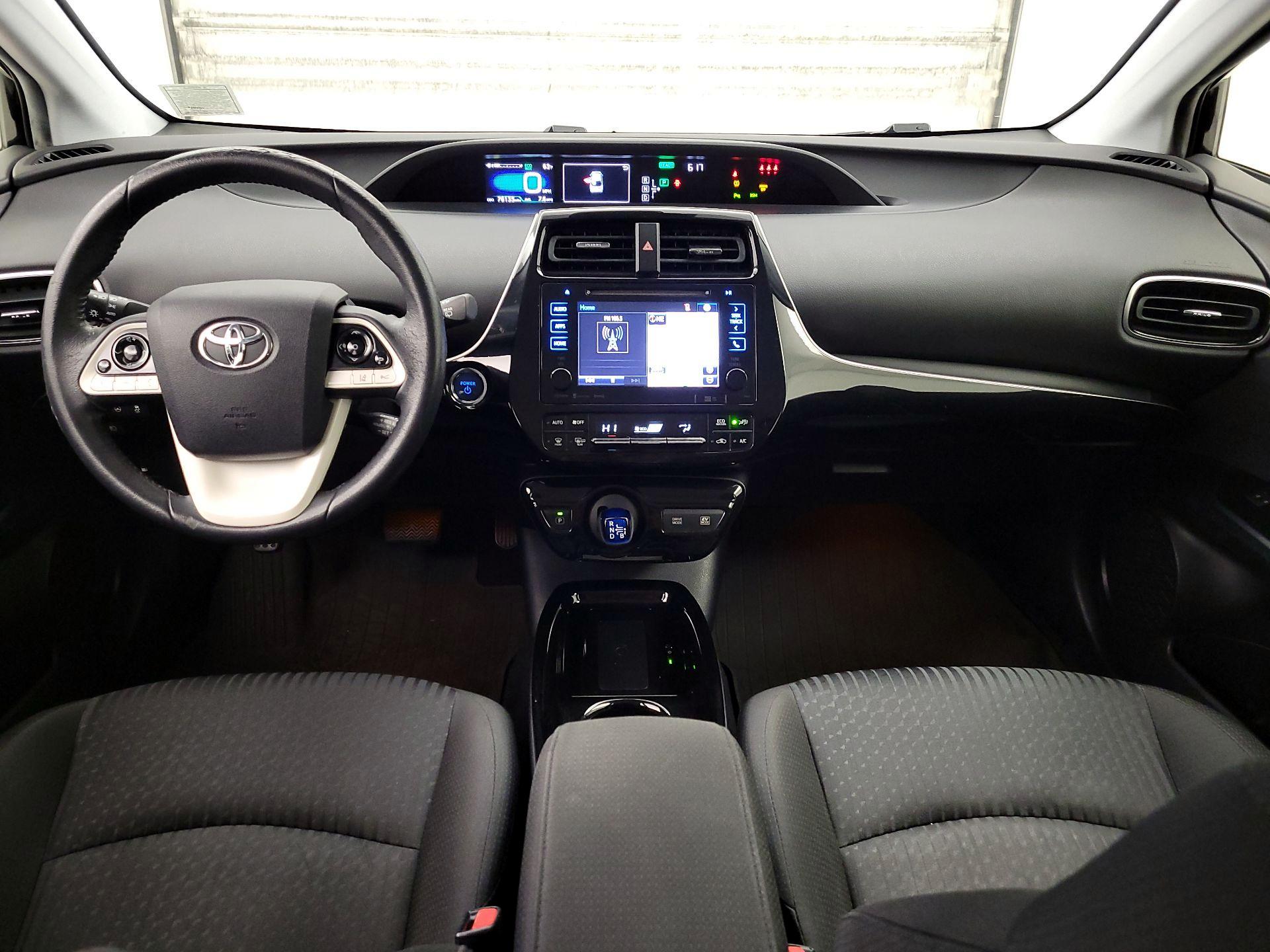 Thumbnail: 2017 Toyota Prius - 9