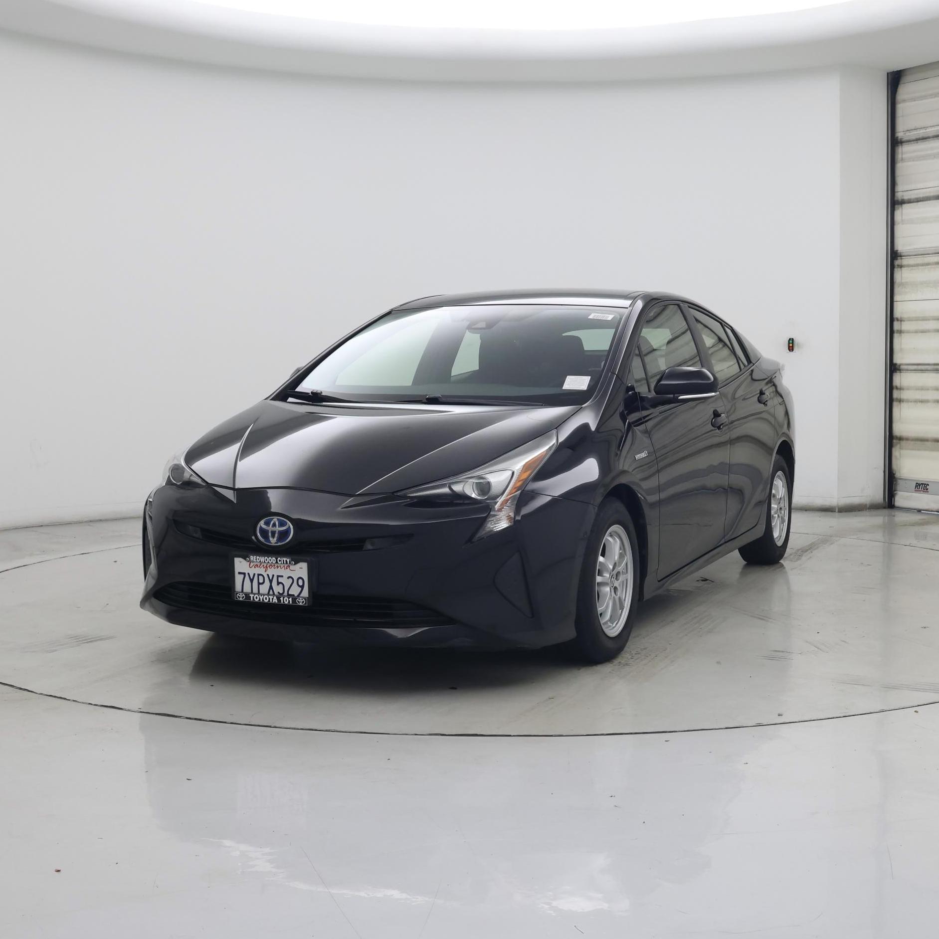 Thumbnail: 2017 Toyota Prius - 4