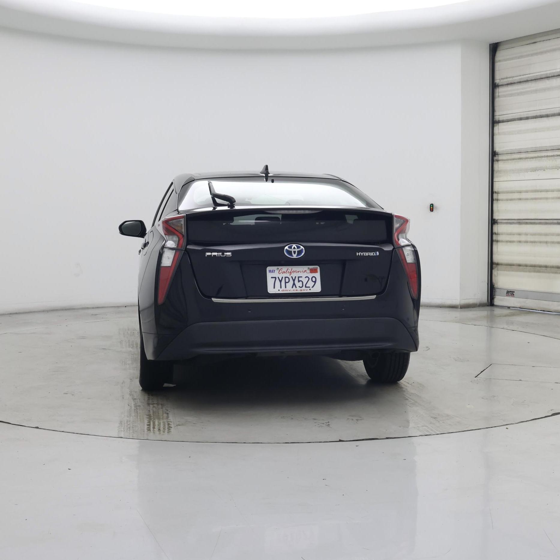 Thumbnail: 2017 Toyota Prius - 6