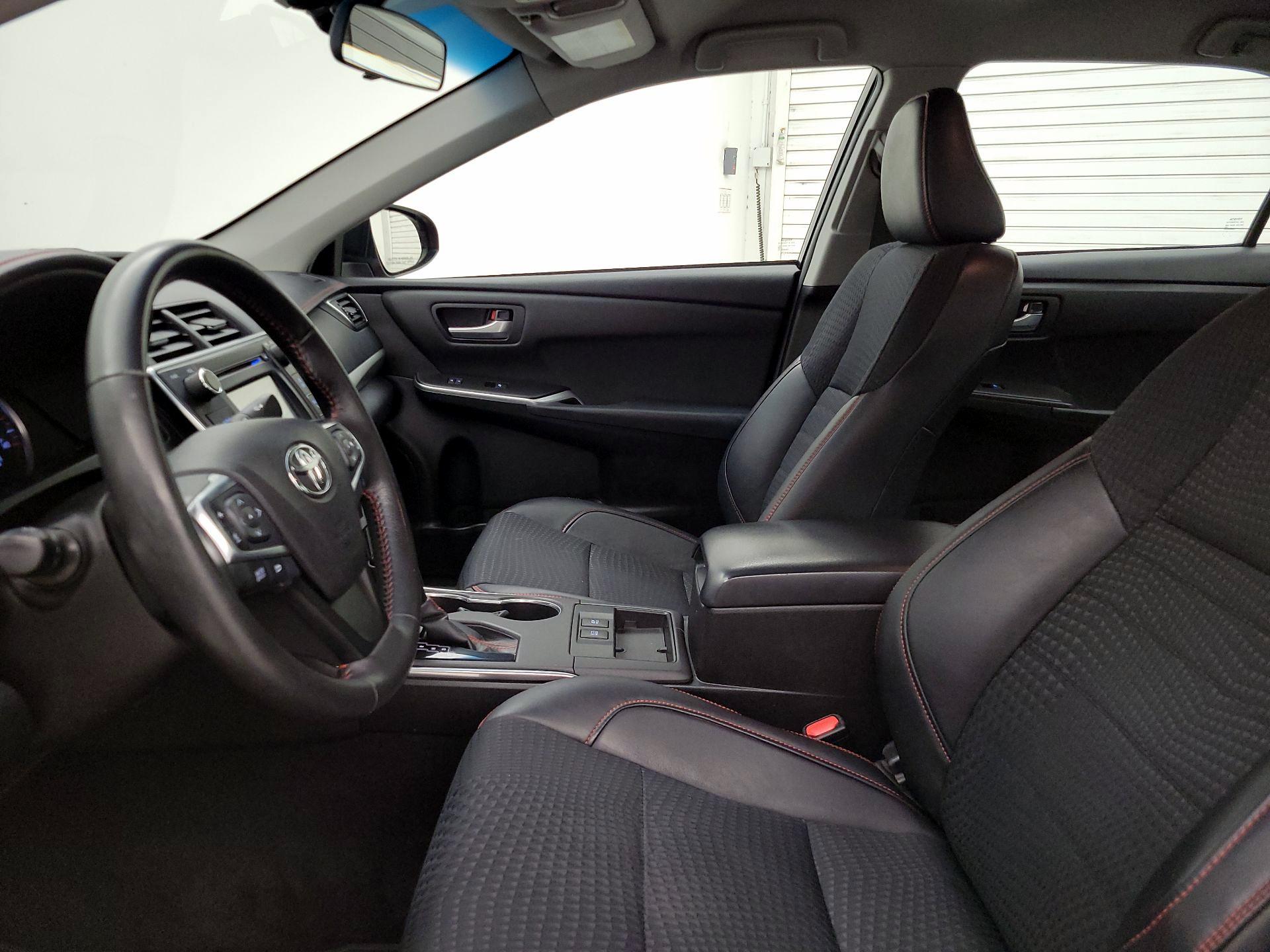 Thumbnail: 2015 Toyota Camry - 11