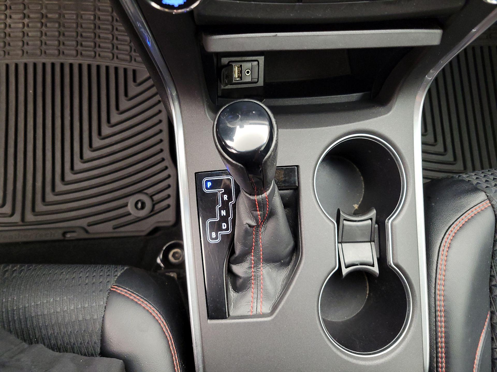 Thumbnail: 2015 Toyota Camry - 17